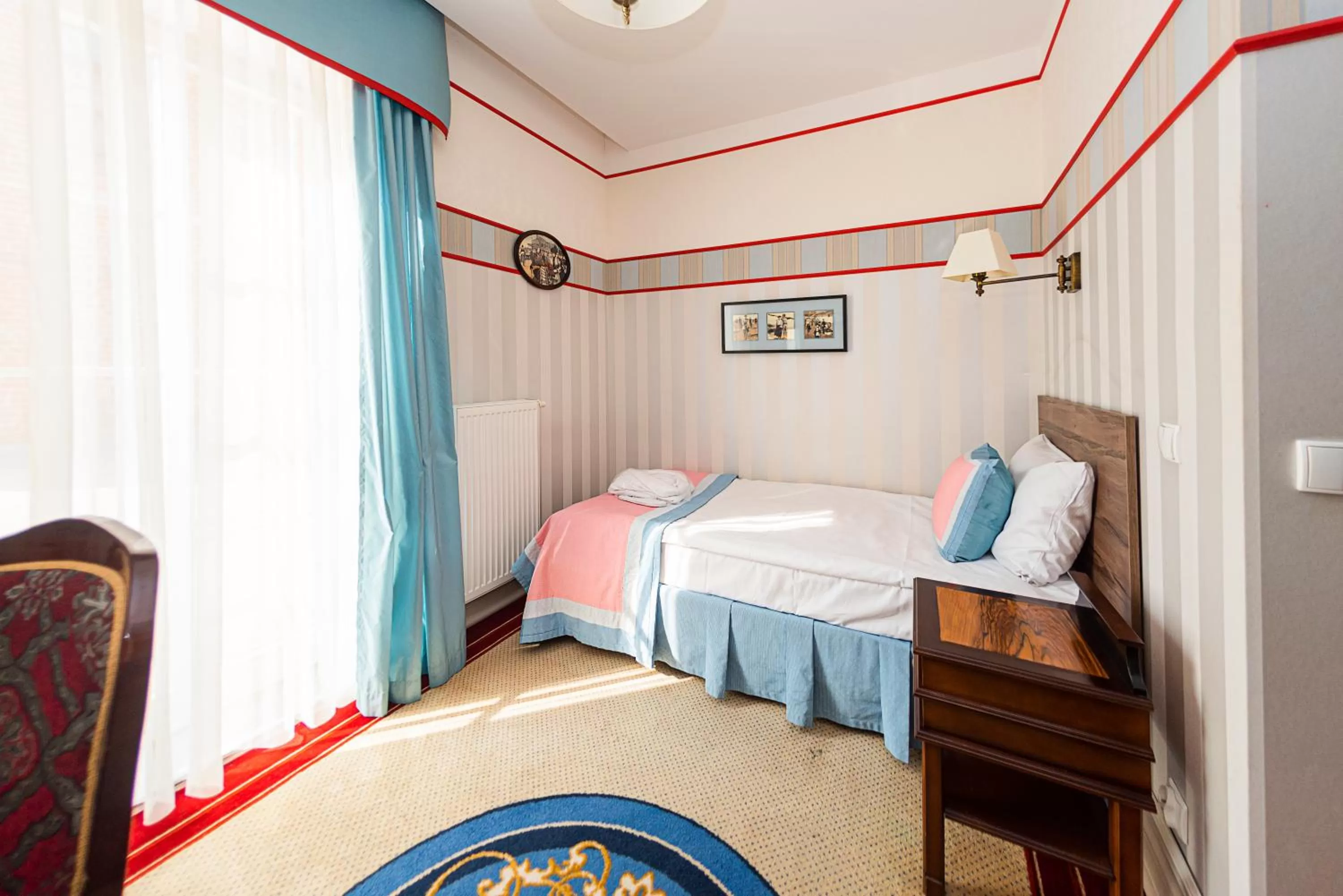 Bed in Hotel St. Bruno