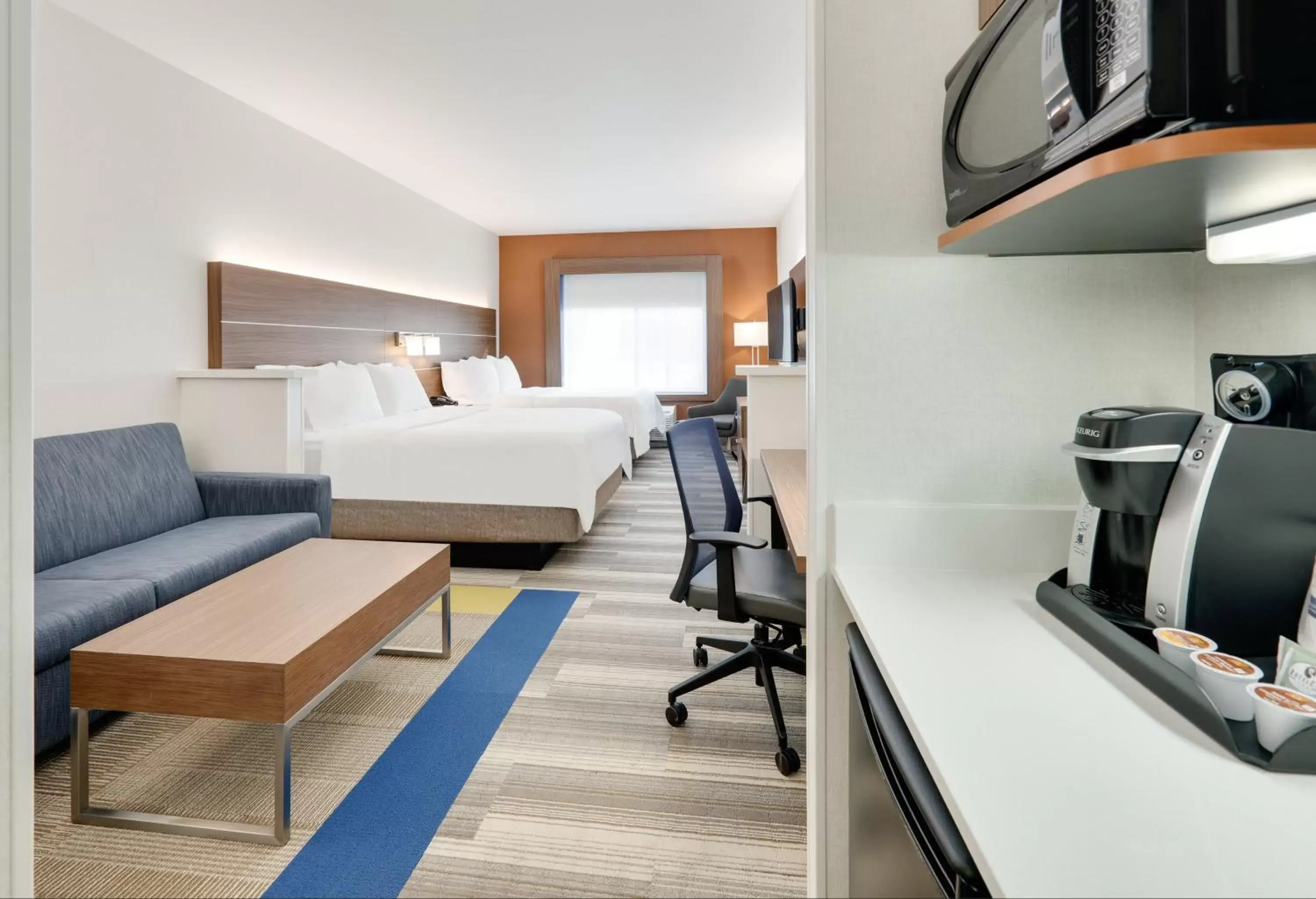 Queen Suite in Holiday Inn Express & Suites Mitchell, an IHG Hotel Queen Suite in Holiday Inn Express & Suites Mitchell, an IHG Hotel