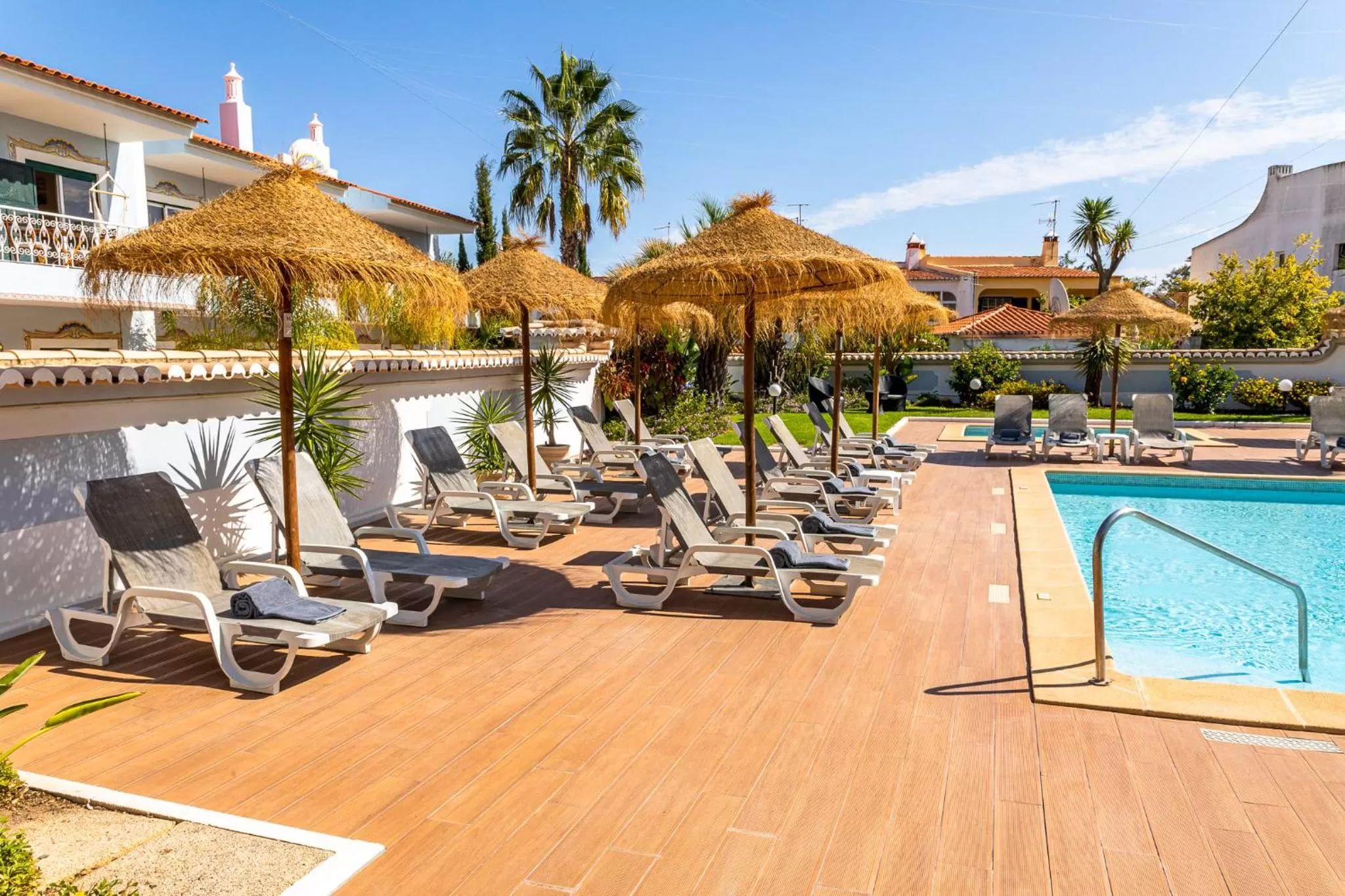 Swimming pool in Giramar Apartamentos Turisticos