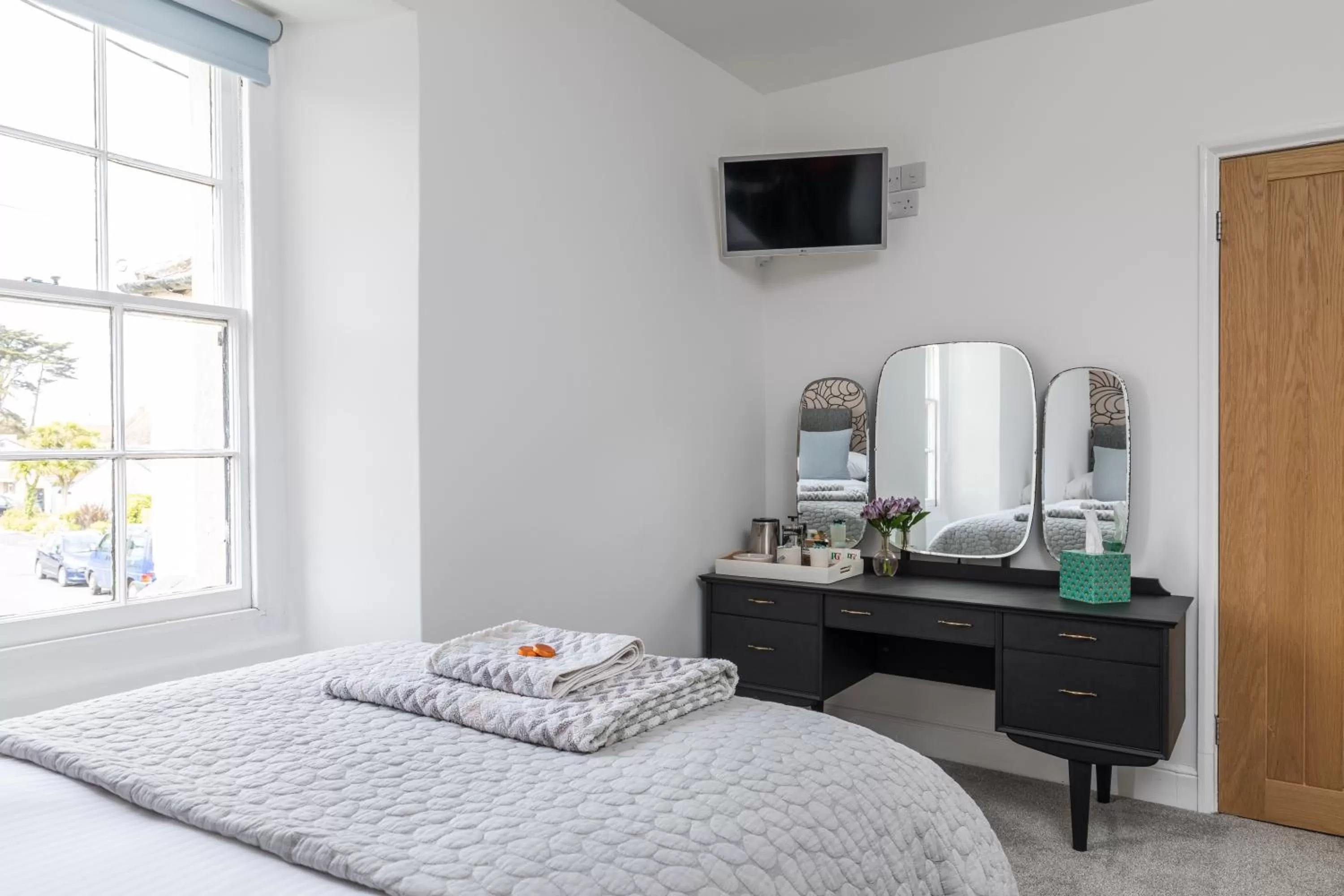 Bedroom, Bed in Penwyth House