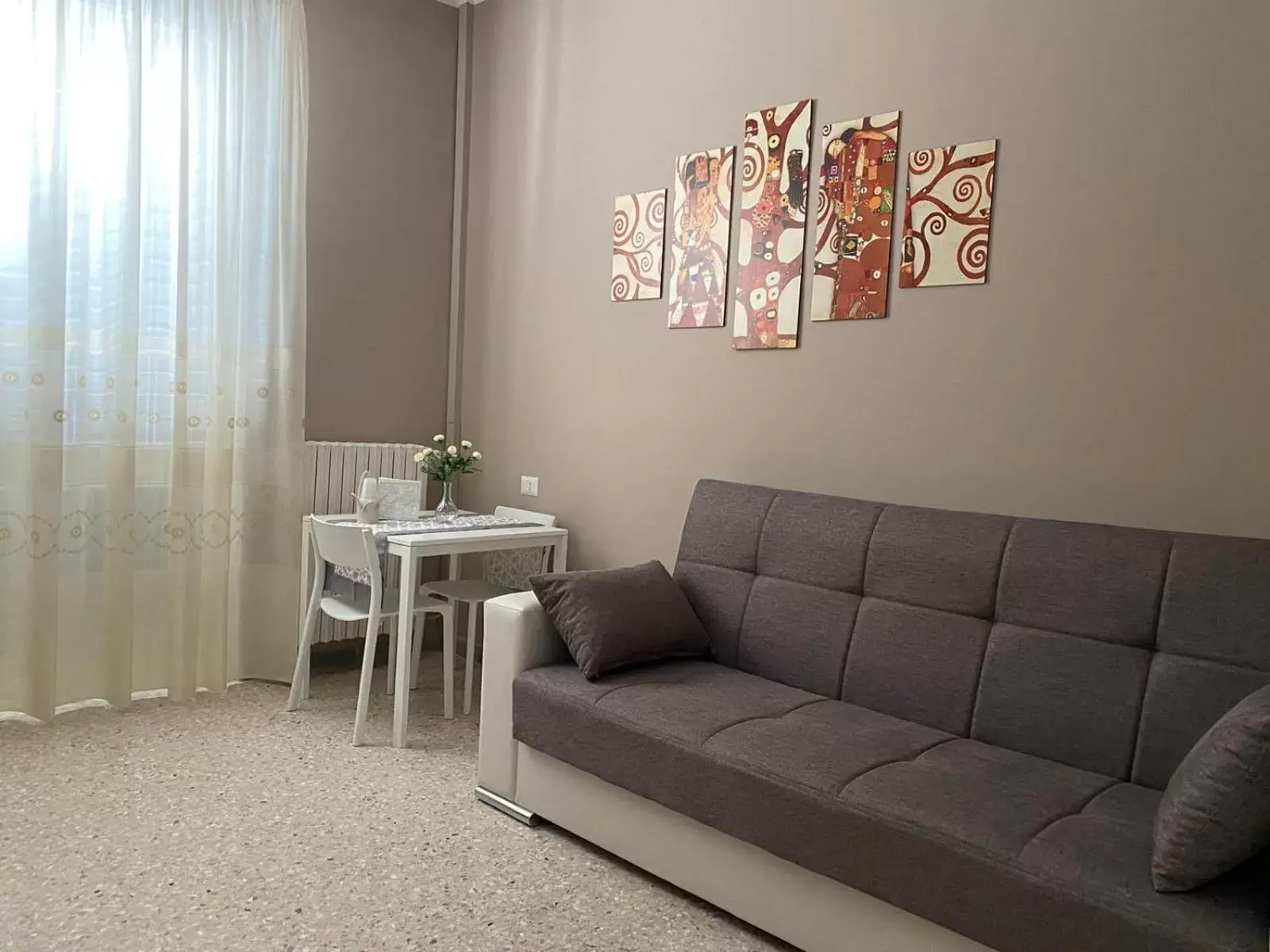 Budget Twin Room in B&B Domus D'Italia Budget Twin Room in B&B Domus D'Italia