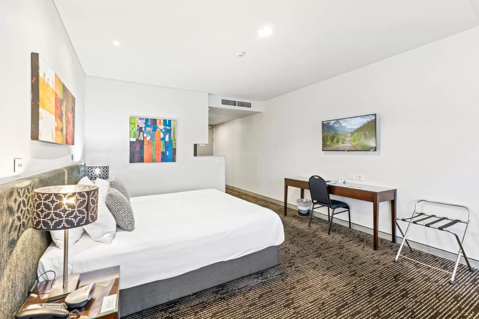 Bed in The Colmslie Hotel