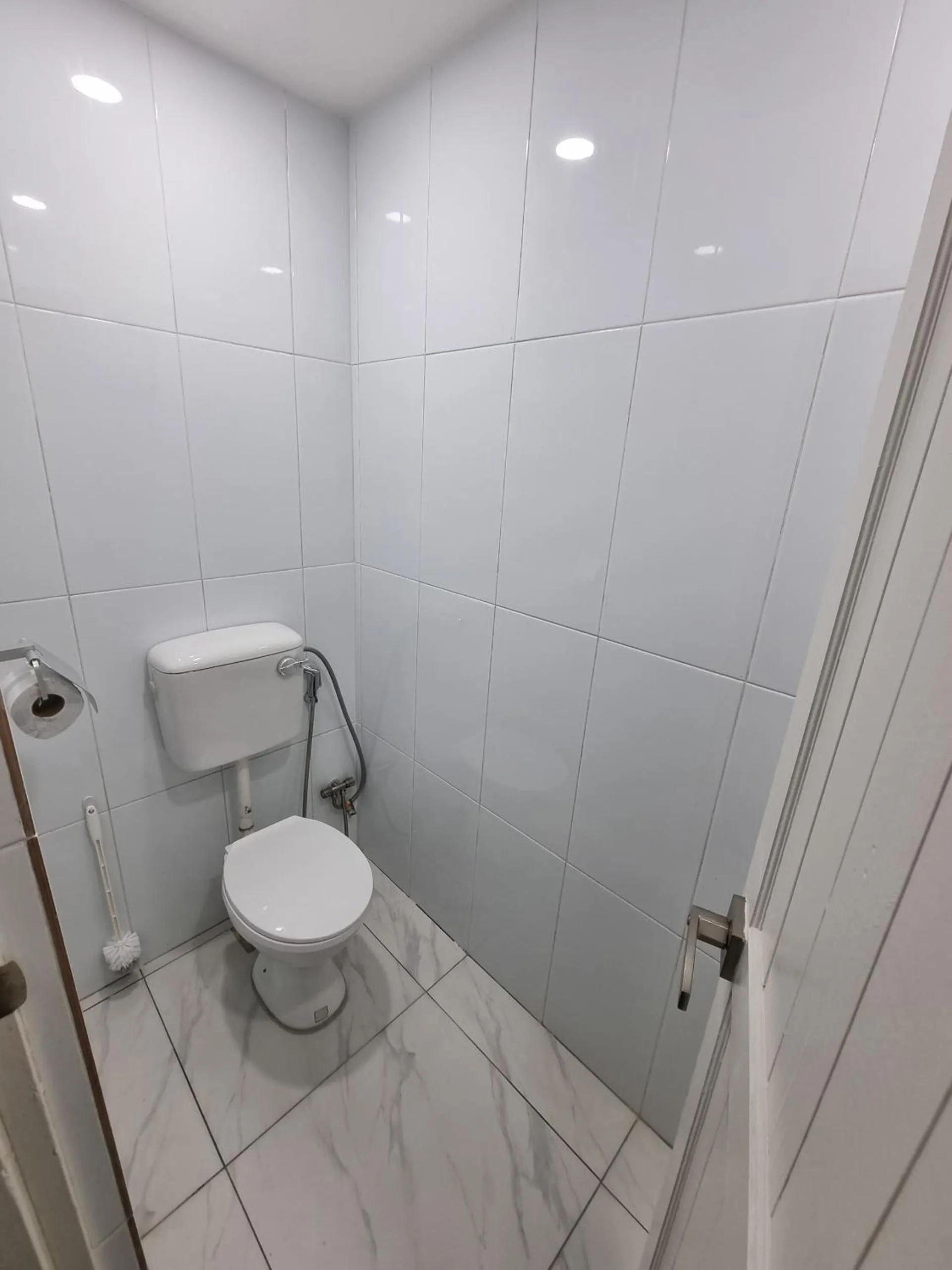 Toilet in One Point Hotel