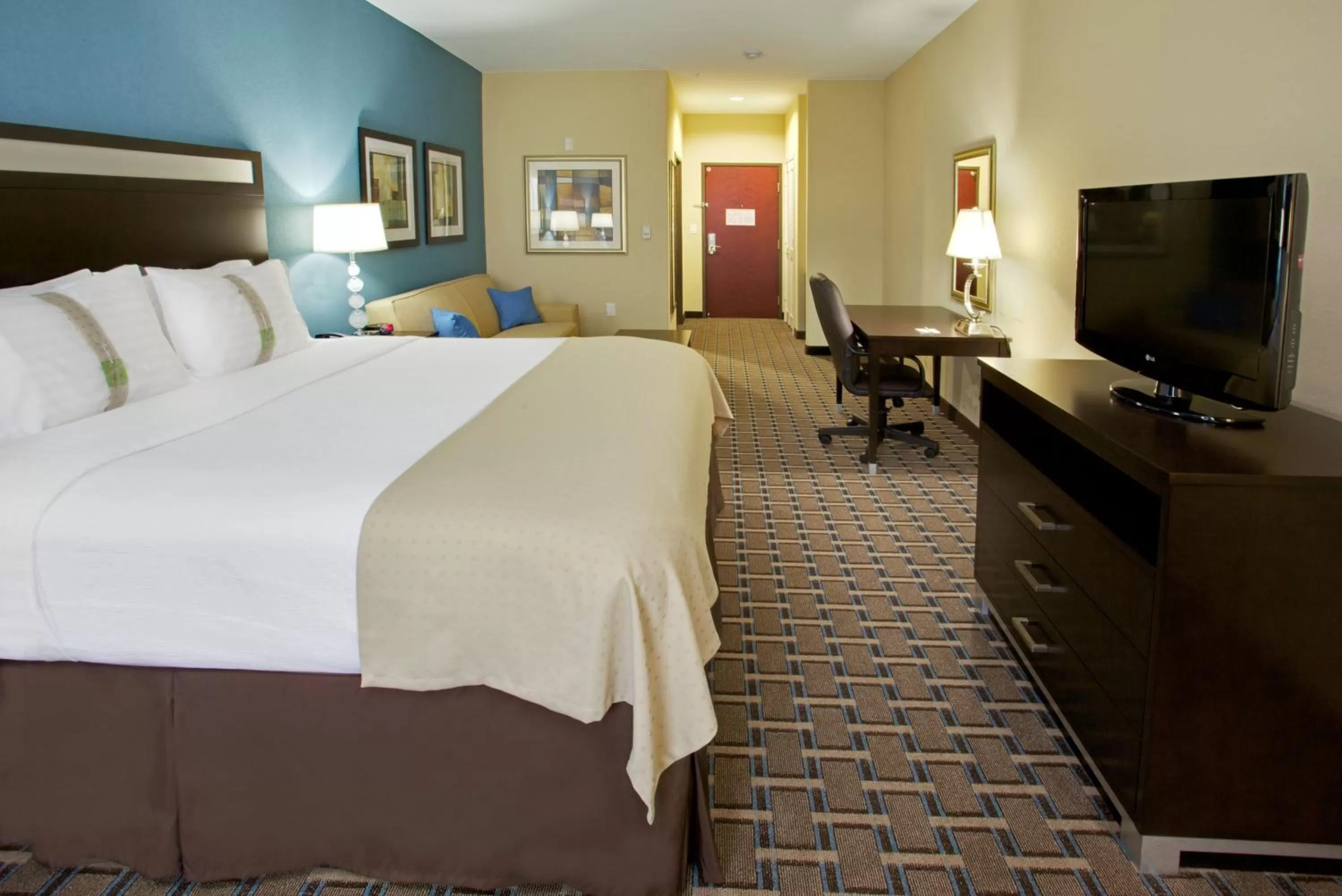 Photo of the whole room, Bed in Holiday Inn Houston-Webster by IHG