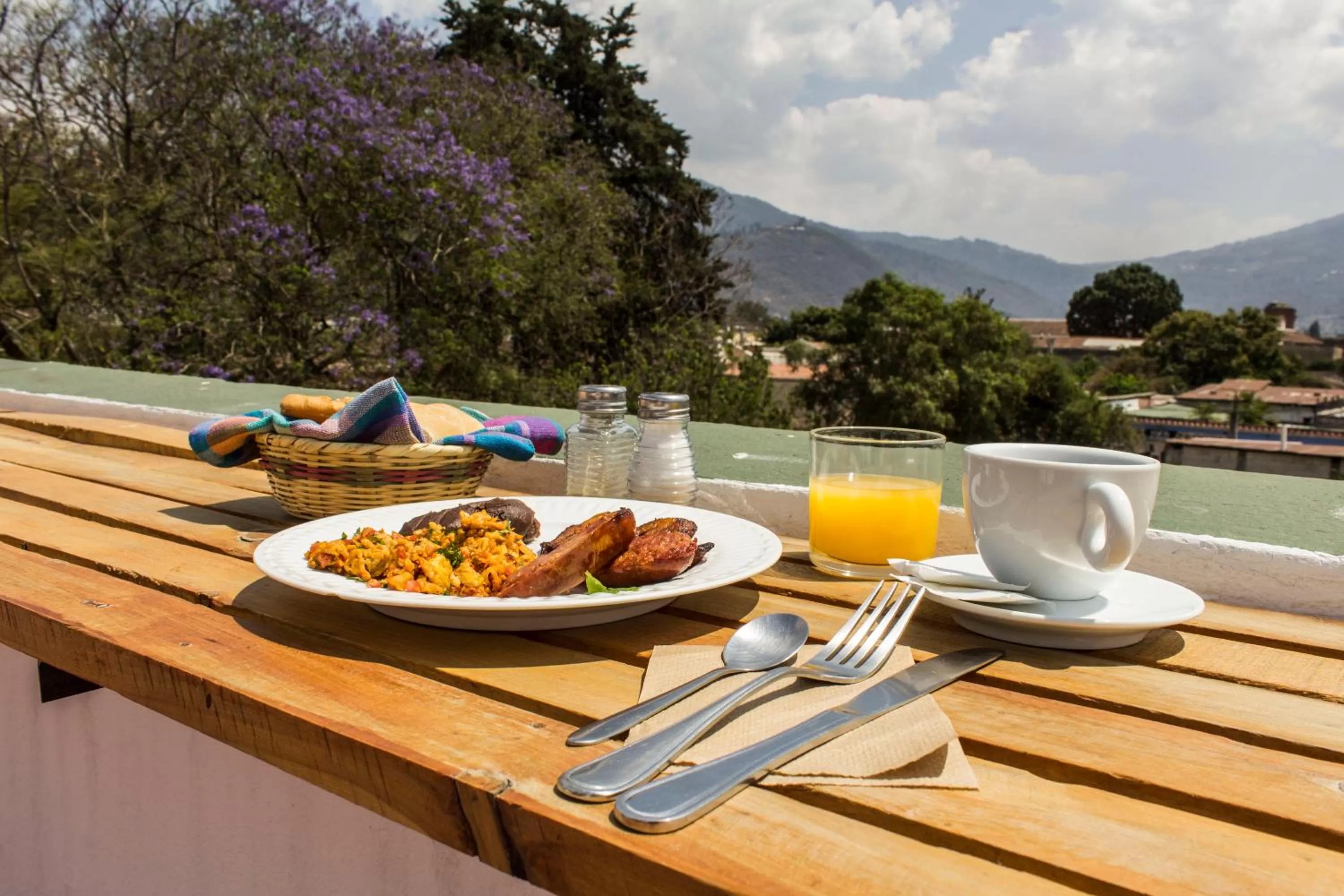 Food and drinks in Hotel T KON T