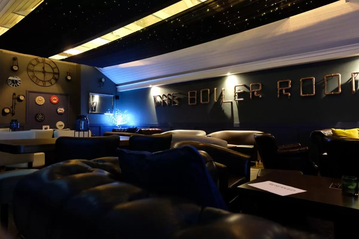 Lounge or bar in The Lawns Hotel