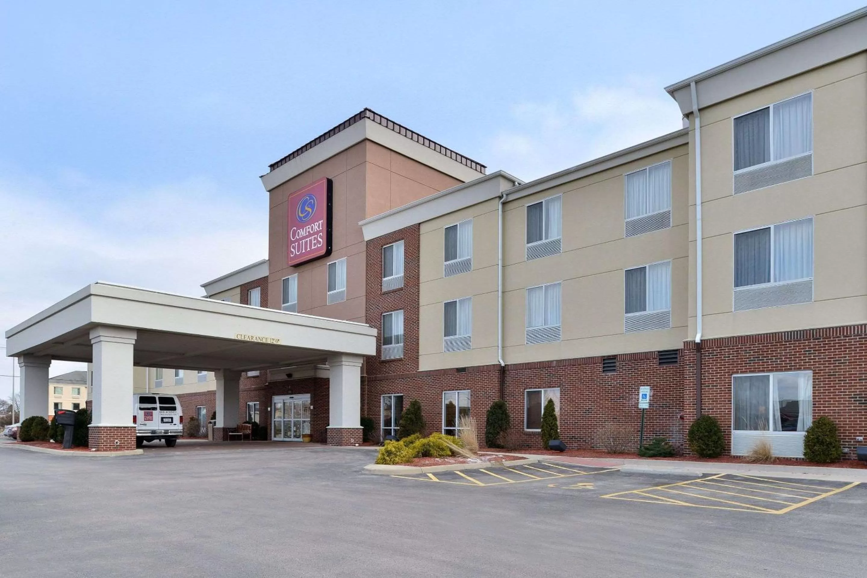 Property building in Comfort Suites Urbana Champaign, University Area