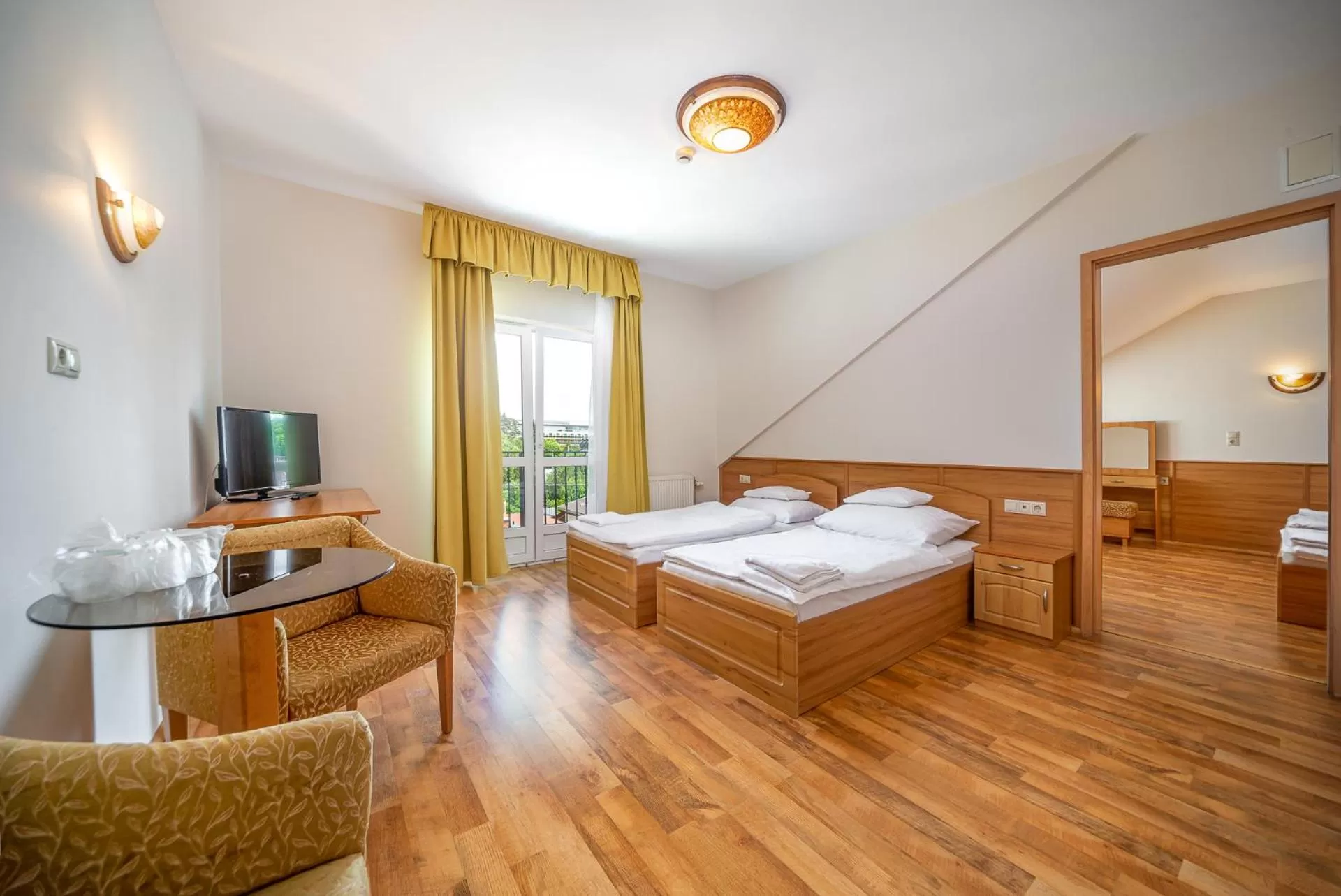 Bedroom, Bed in Nefelejcs Hotel