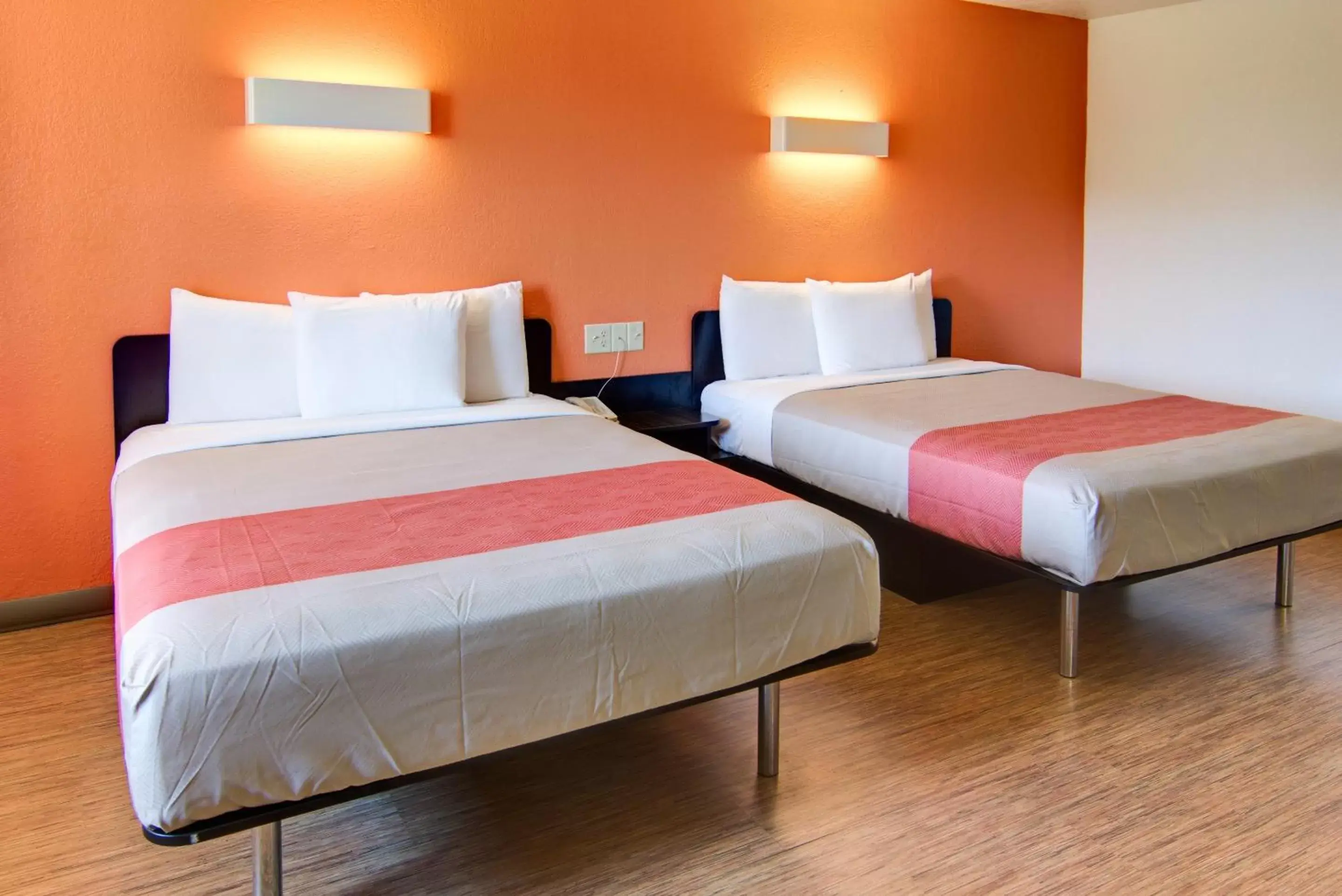 Queen Room with Two Queen Beds - Non-Smoking in Motel 6-Mount Pleasant, TX Queen Room with Two Queen Beds - Non-Smoking in Motel 6-Mount Pleasant, TX