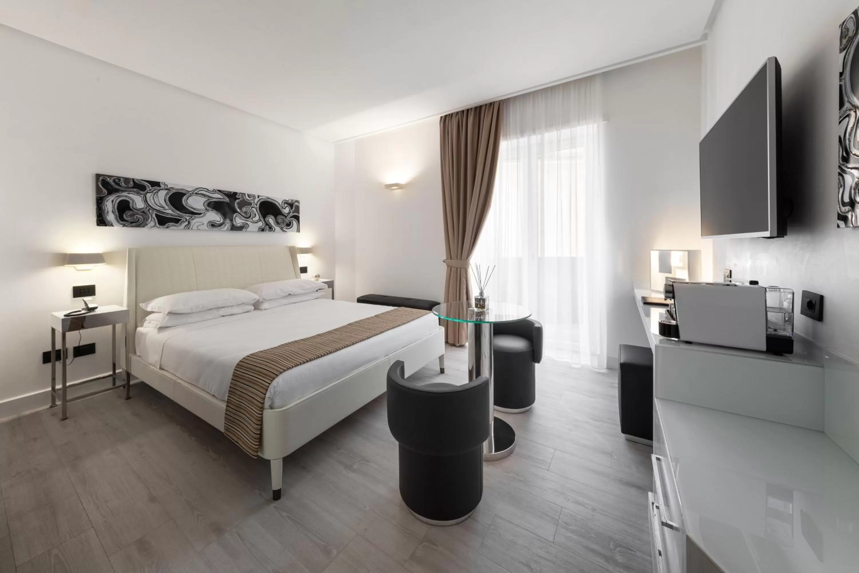 Photo of the whole room, Bed in LHP Napoli Palace & SPA