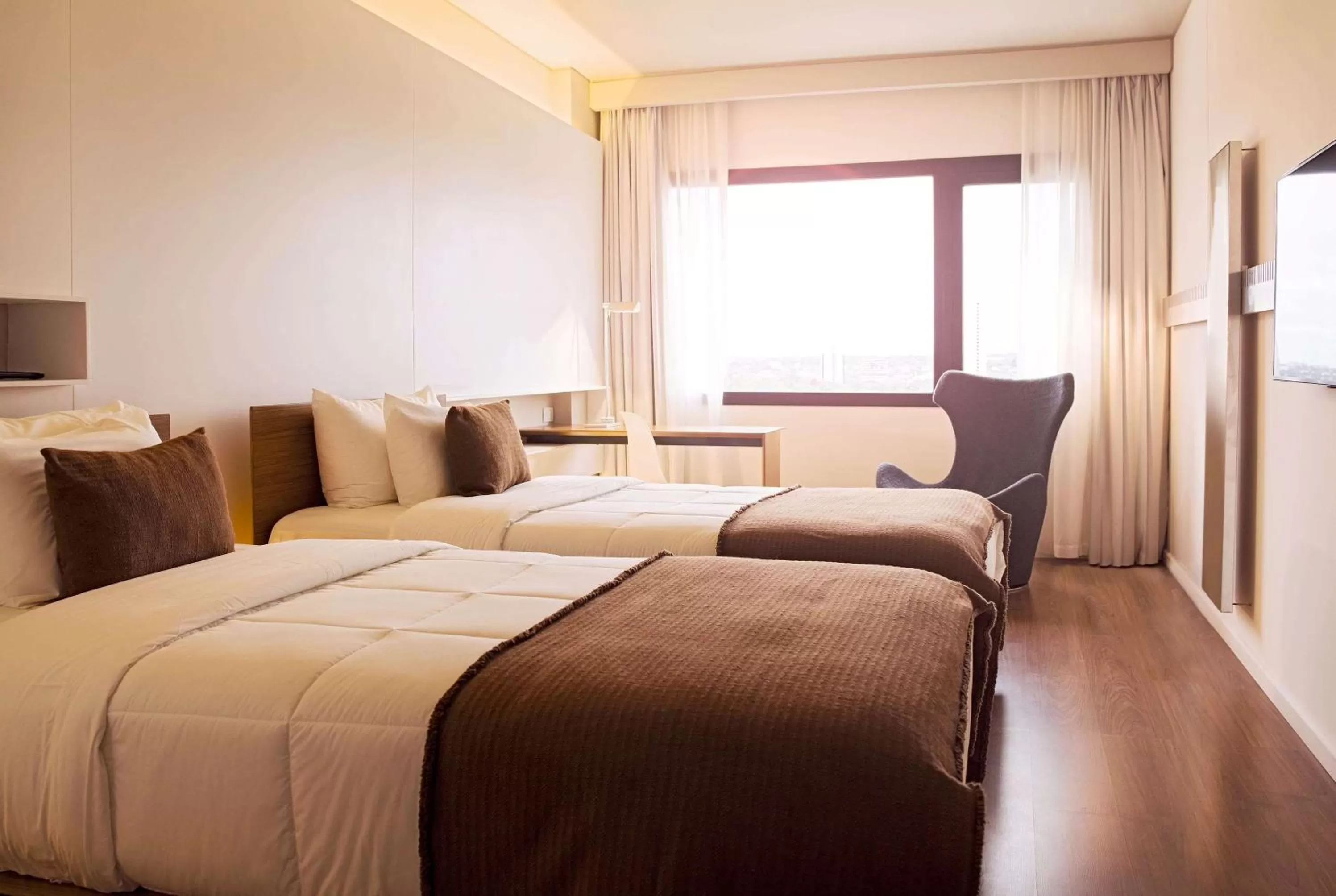 Photo of the whole room, Bed in Esplendor by Wyndham Asuncion