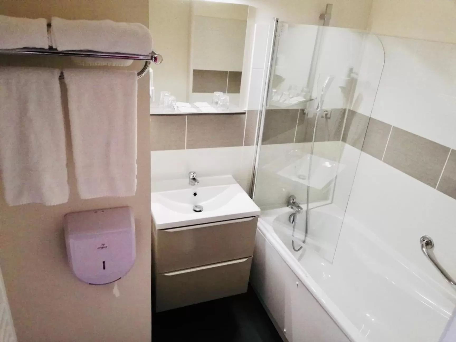 Shower in Le Cheval Blanc