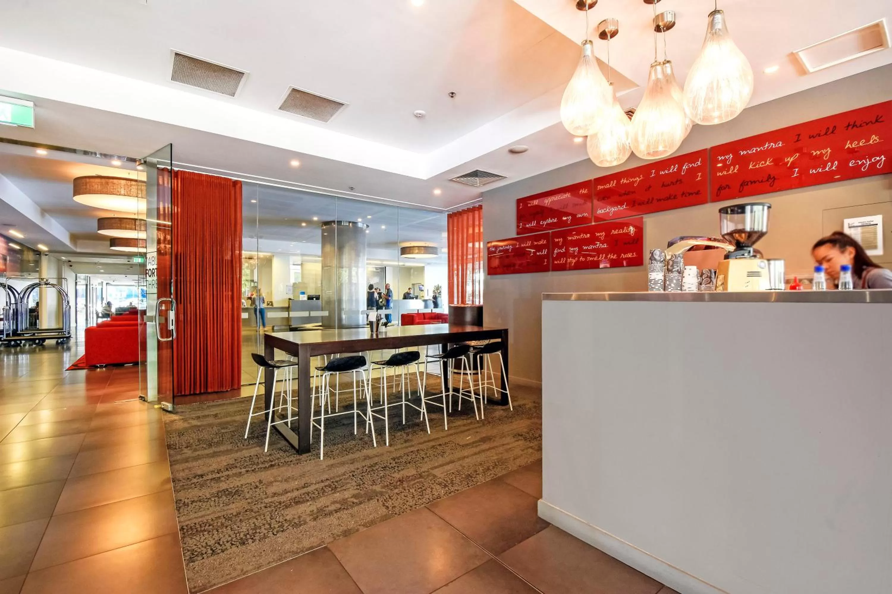 Restaurant/places to eat in Mantra Pandanas