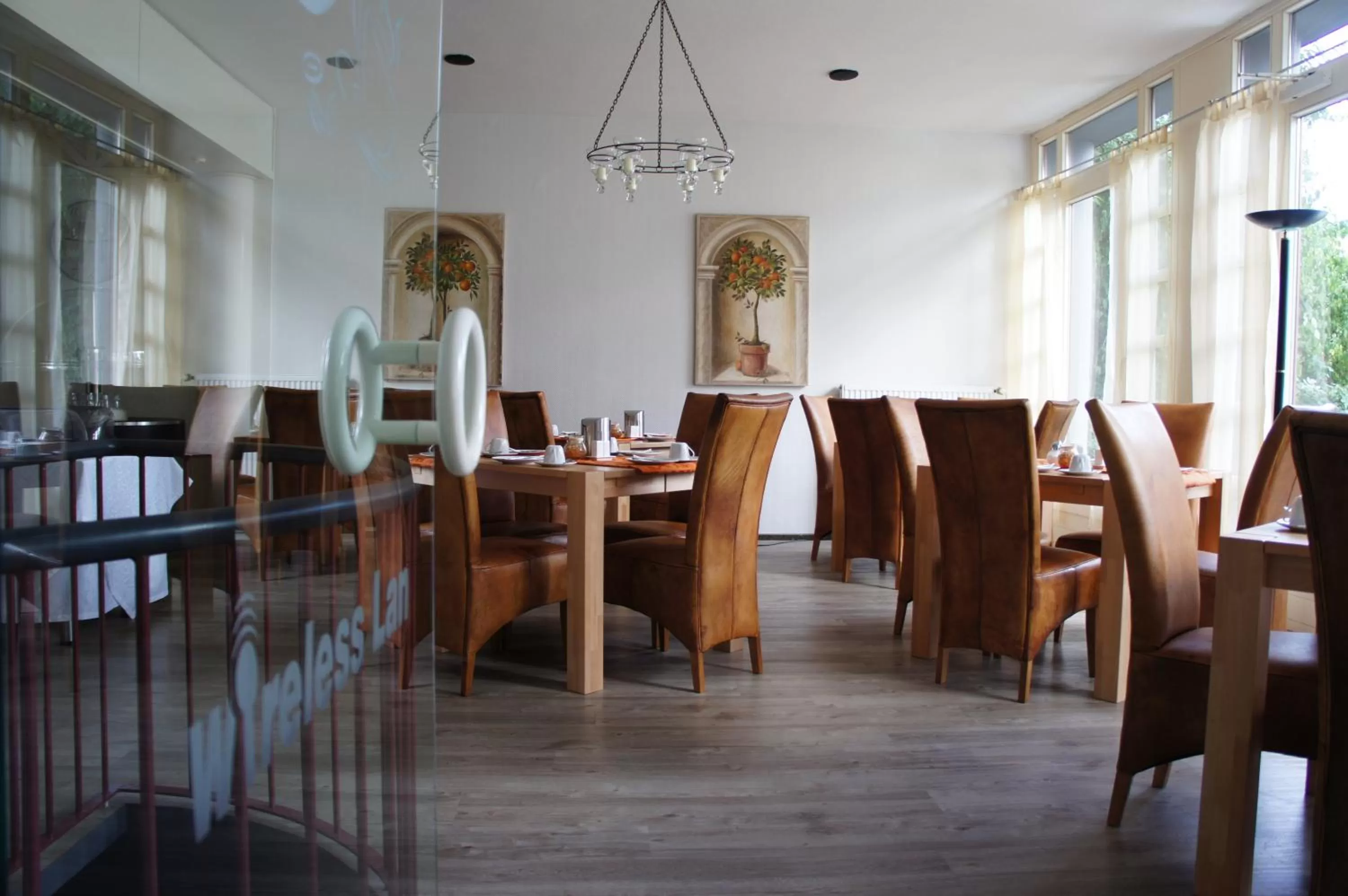 Restaurant/places to eat in Hotel am Schloss Broich