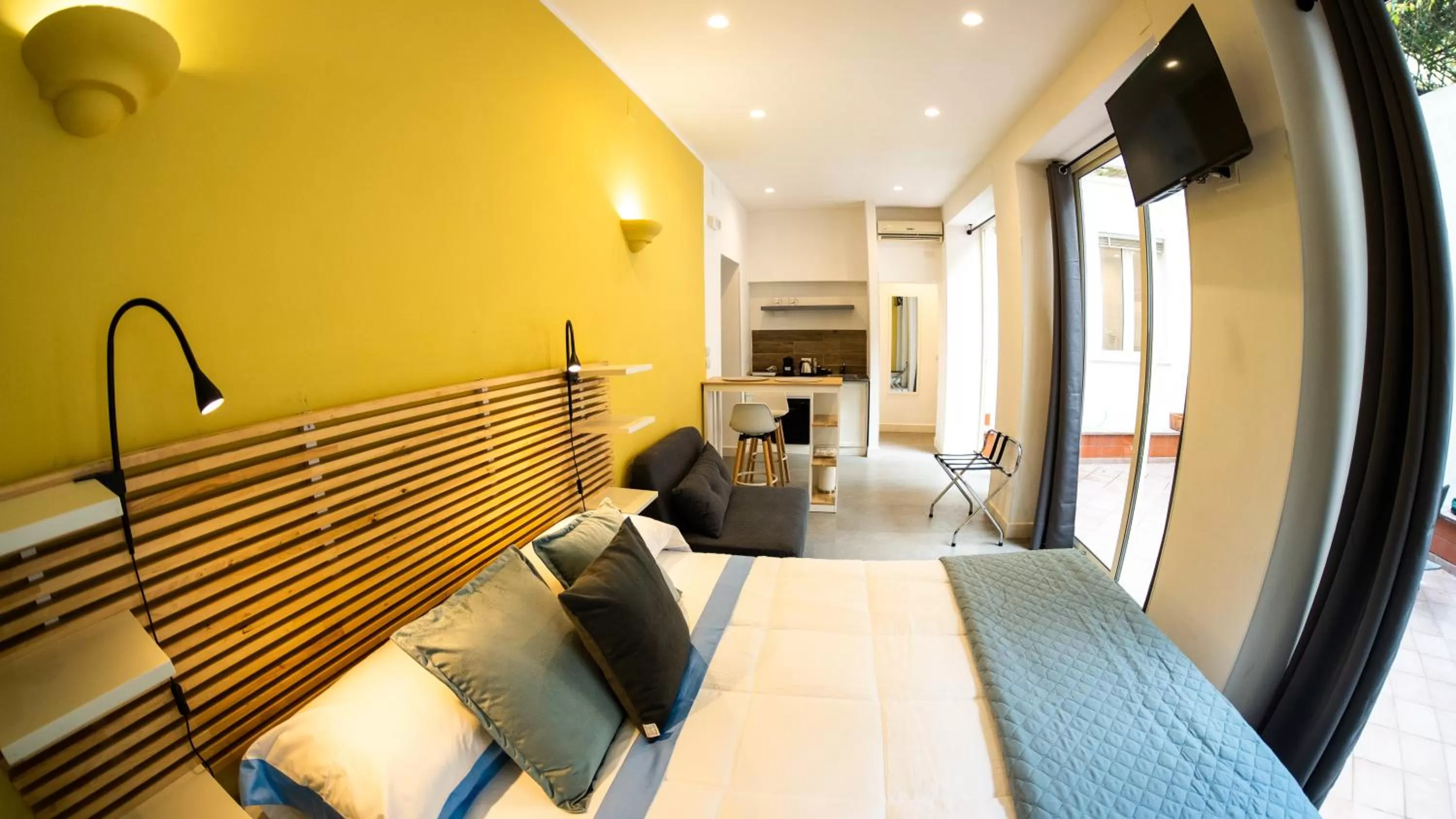 Photo of the whole room in Real Passeggio di Napoli