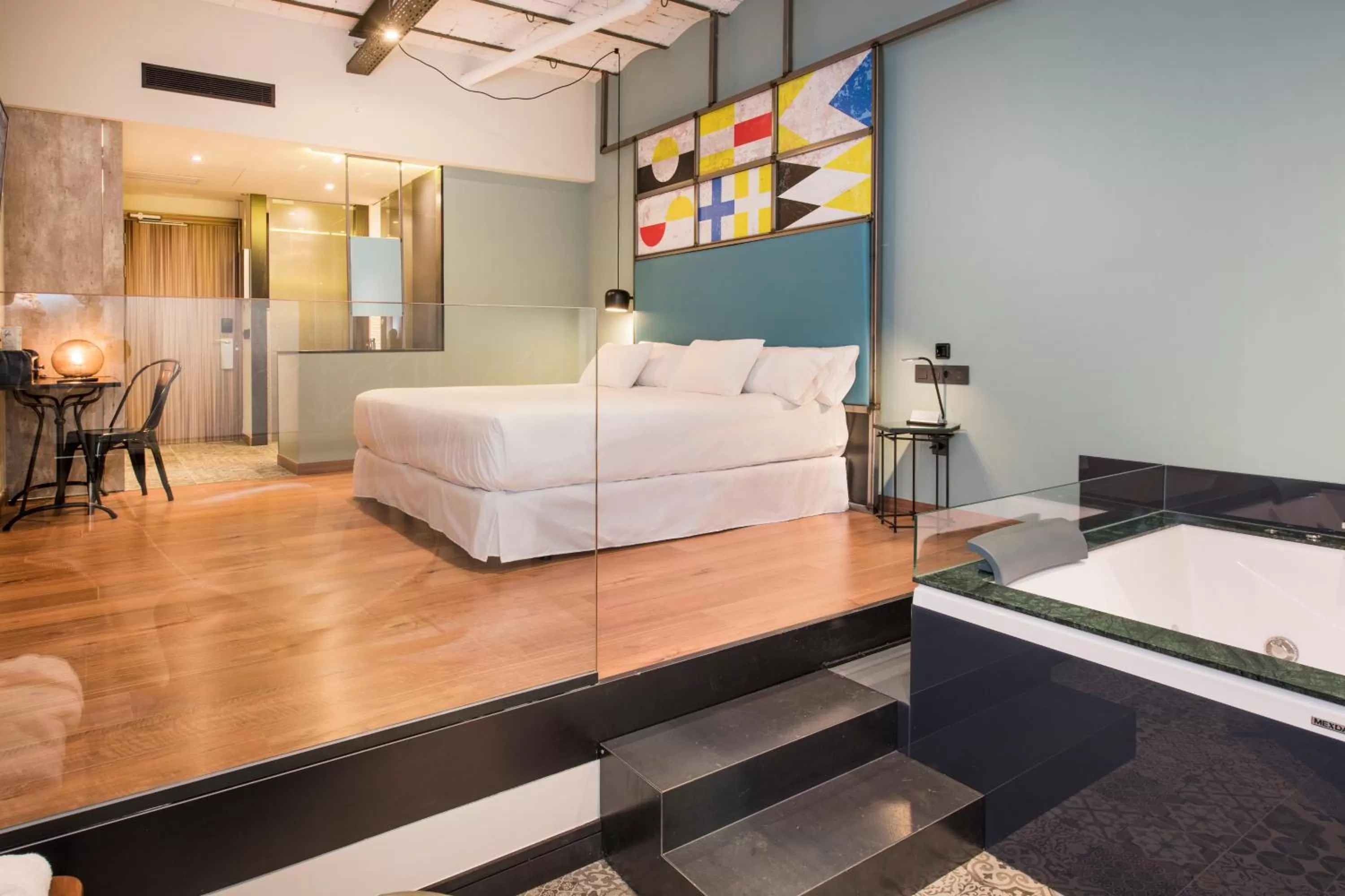 Photo of the whole room, Bed in Barceló Ourense