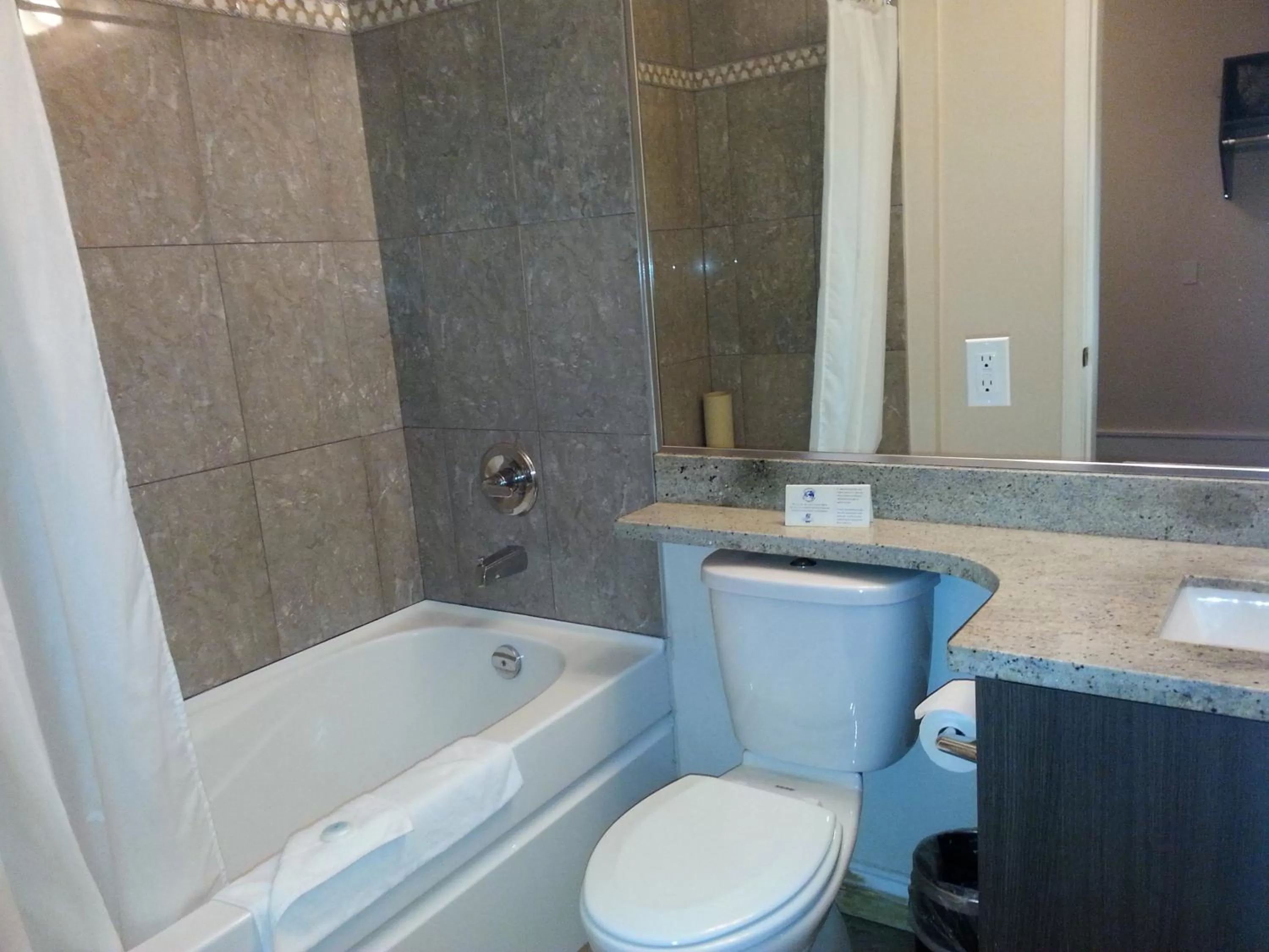 Bathroom in Barclay Hotel