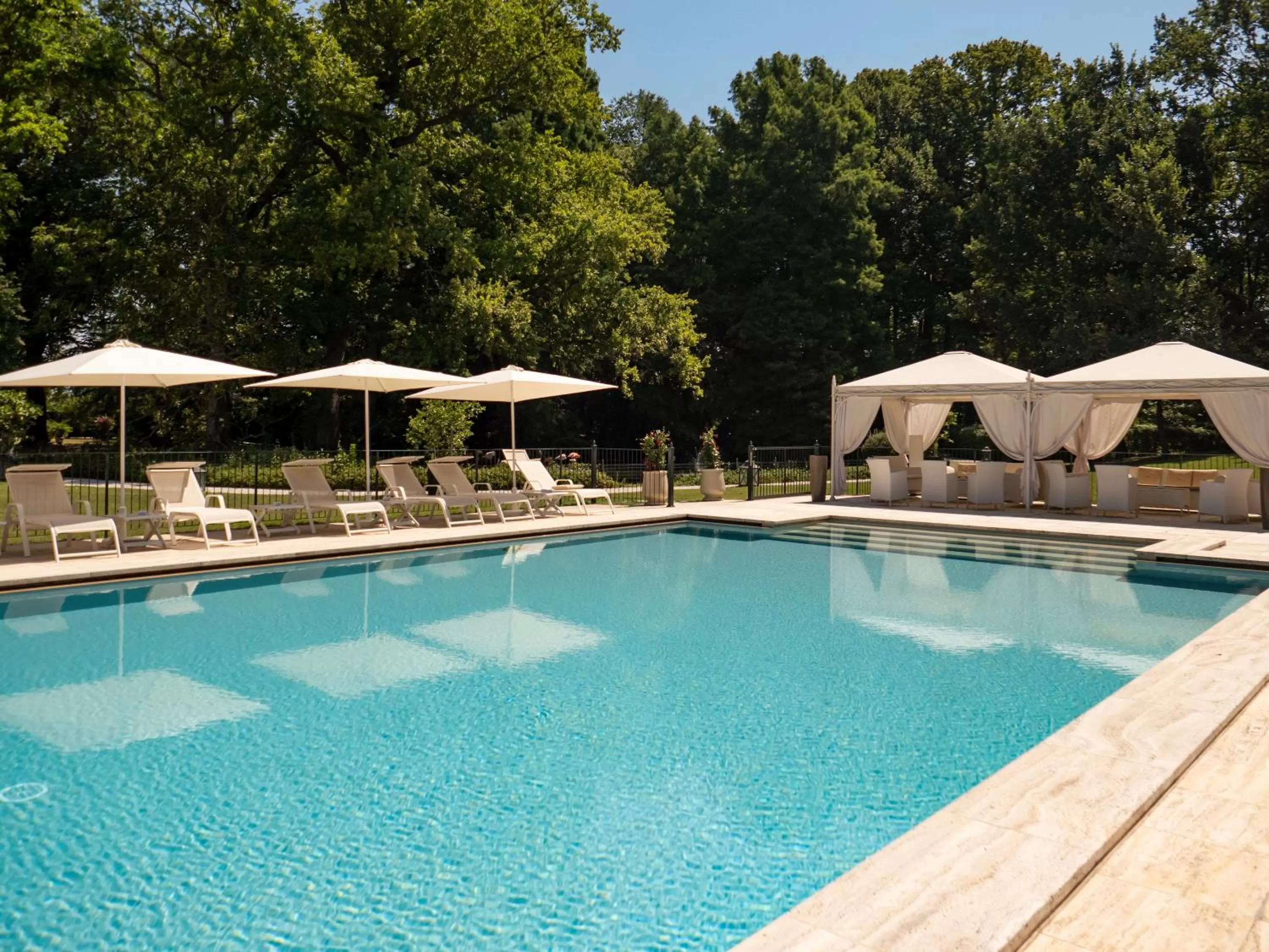 Swimming pool in Villa Abbondanzi Resort