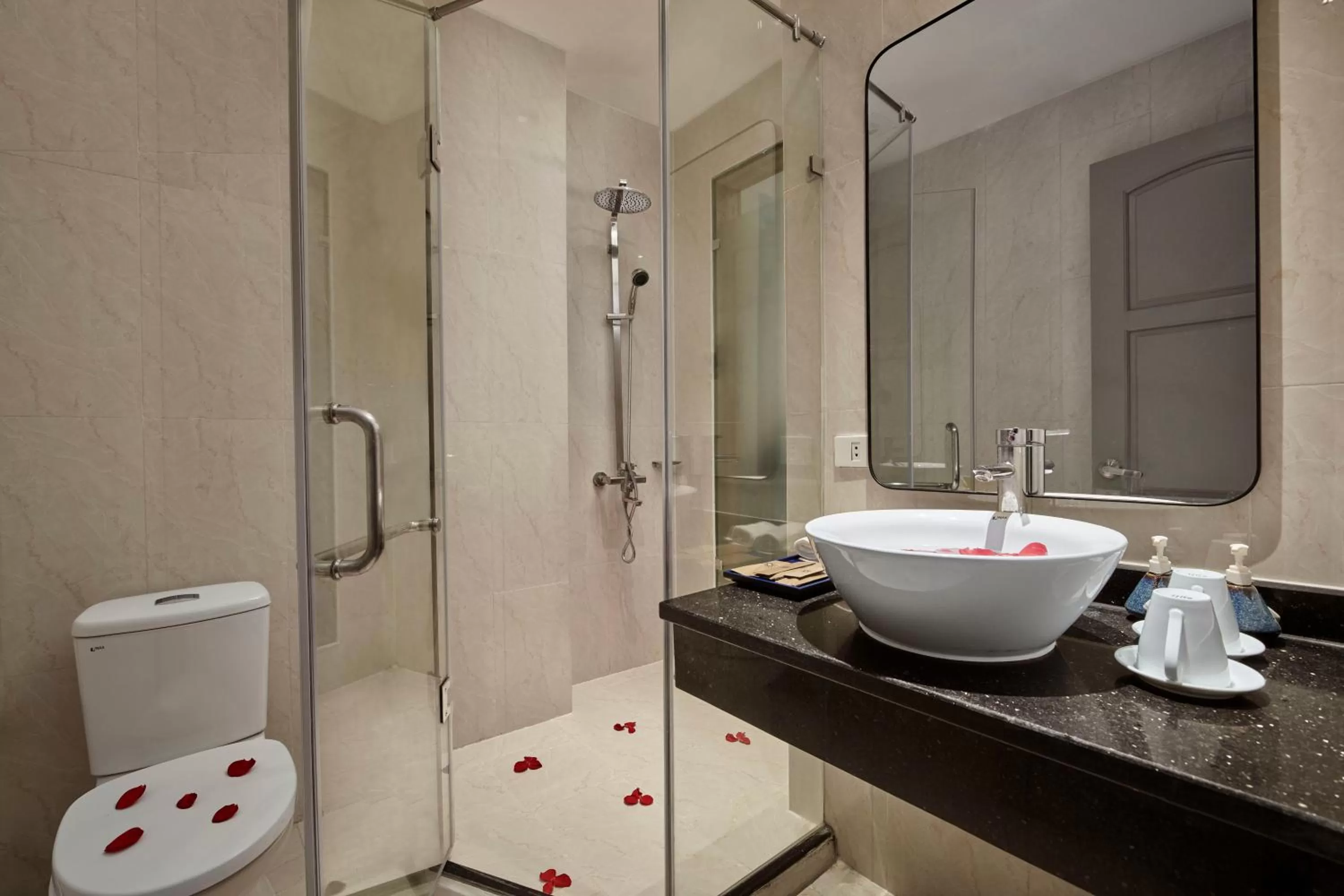 Bathroom in HANOI FLORA HOTEL