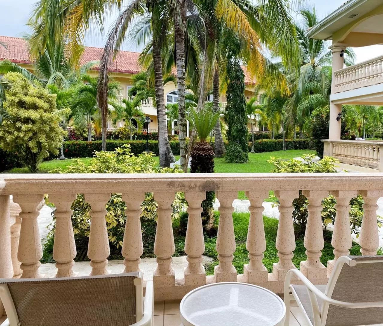 Balcony/Terrace in La Ensenada Beach Resort