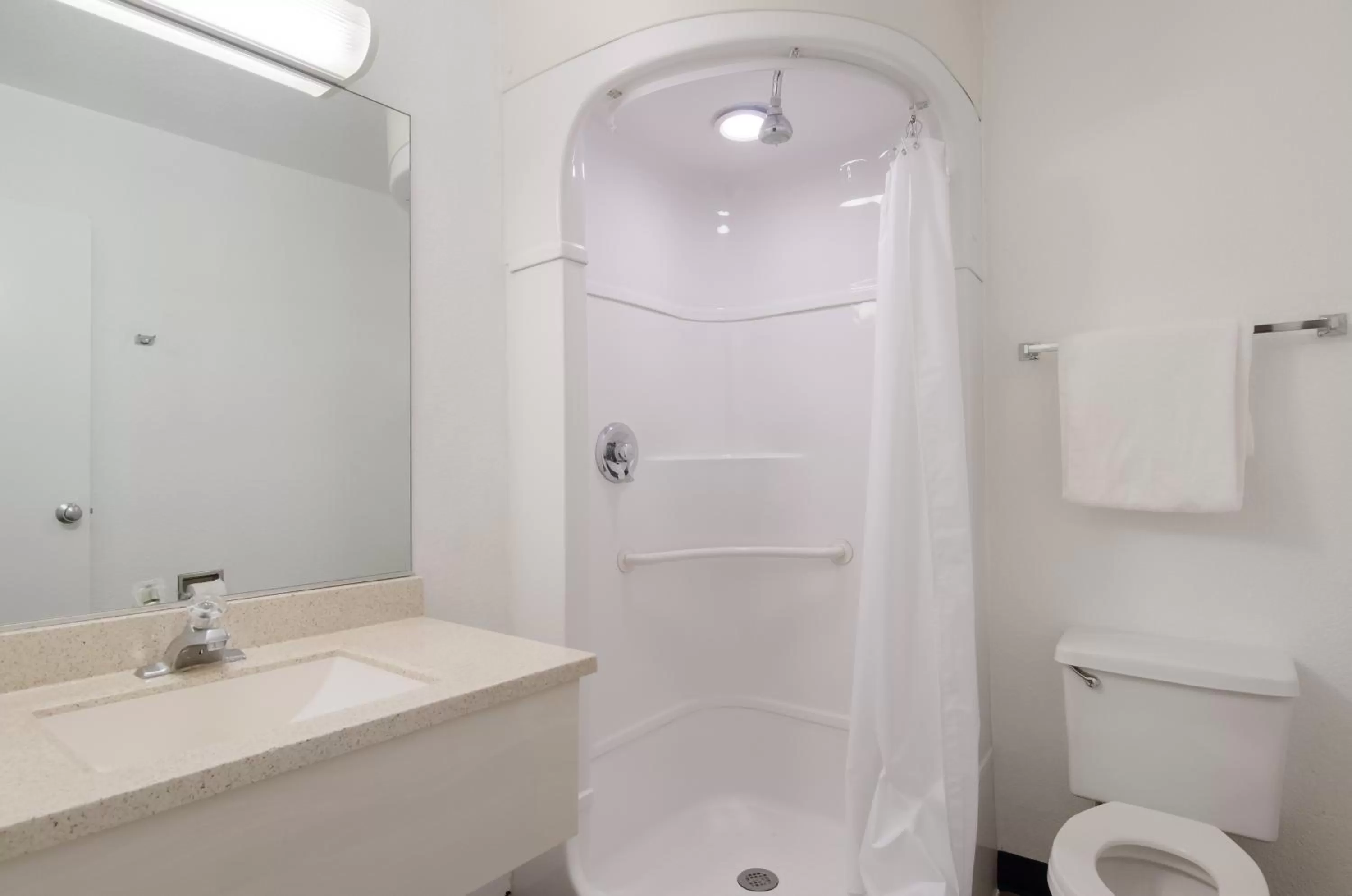 Shower in Rodeway Inn Greeley