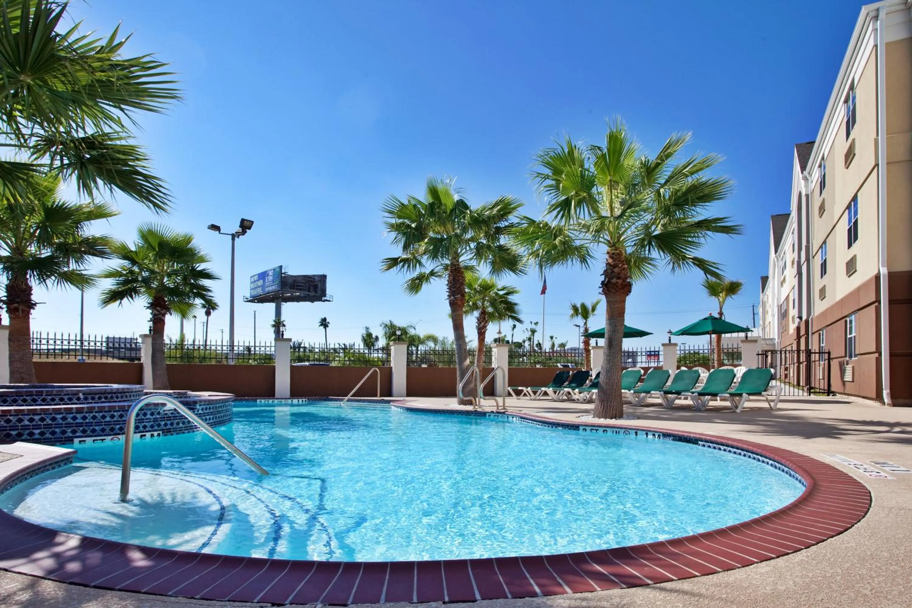 Swimming pool in Candlewood Suites Galveston by IHG