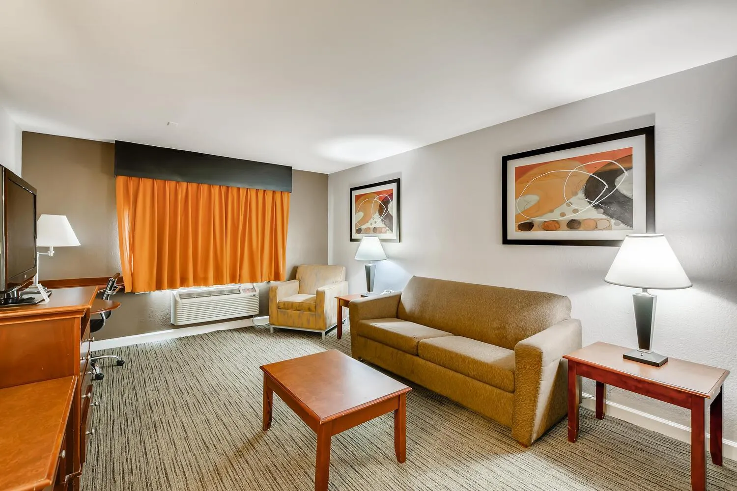 Living room in Orangewood Inn and Suites Midtown