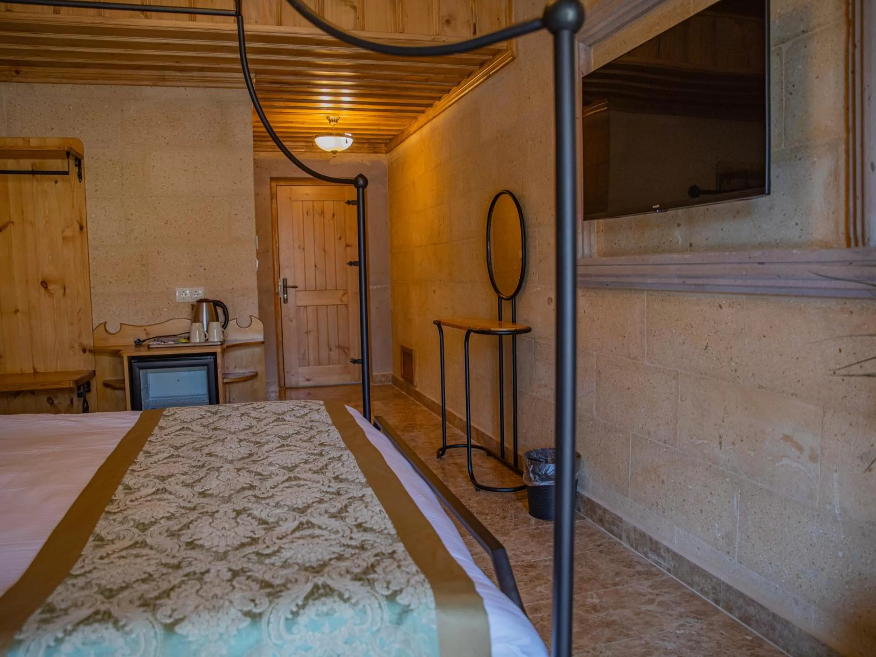 Massage, Bed in Cratus Stone Palace