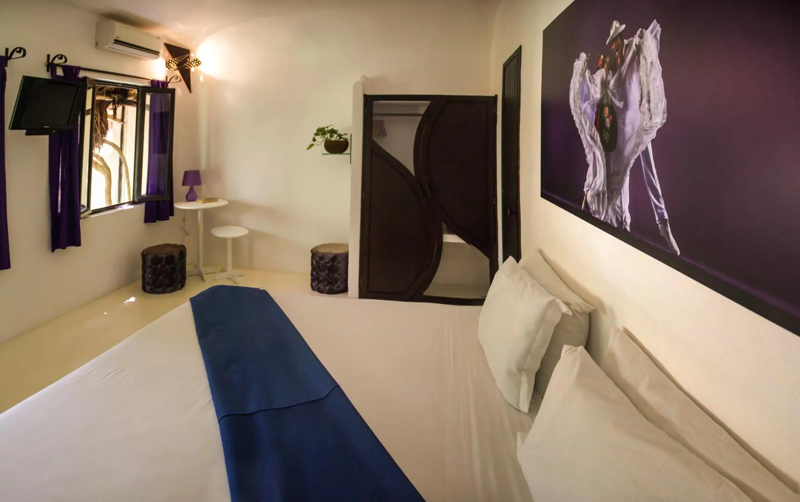 Photo of the whole room, Bed in Kinbe Hotel Boutique