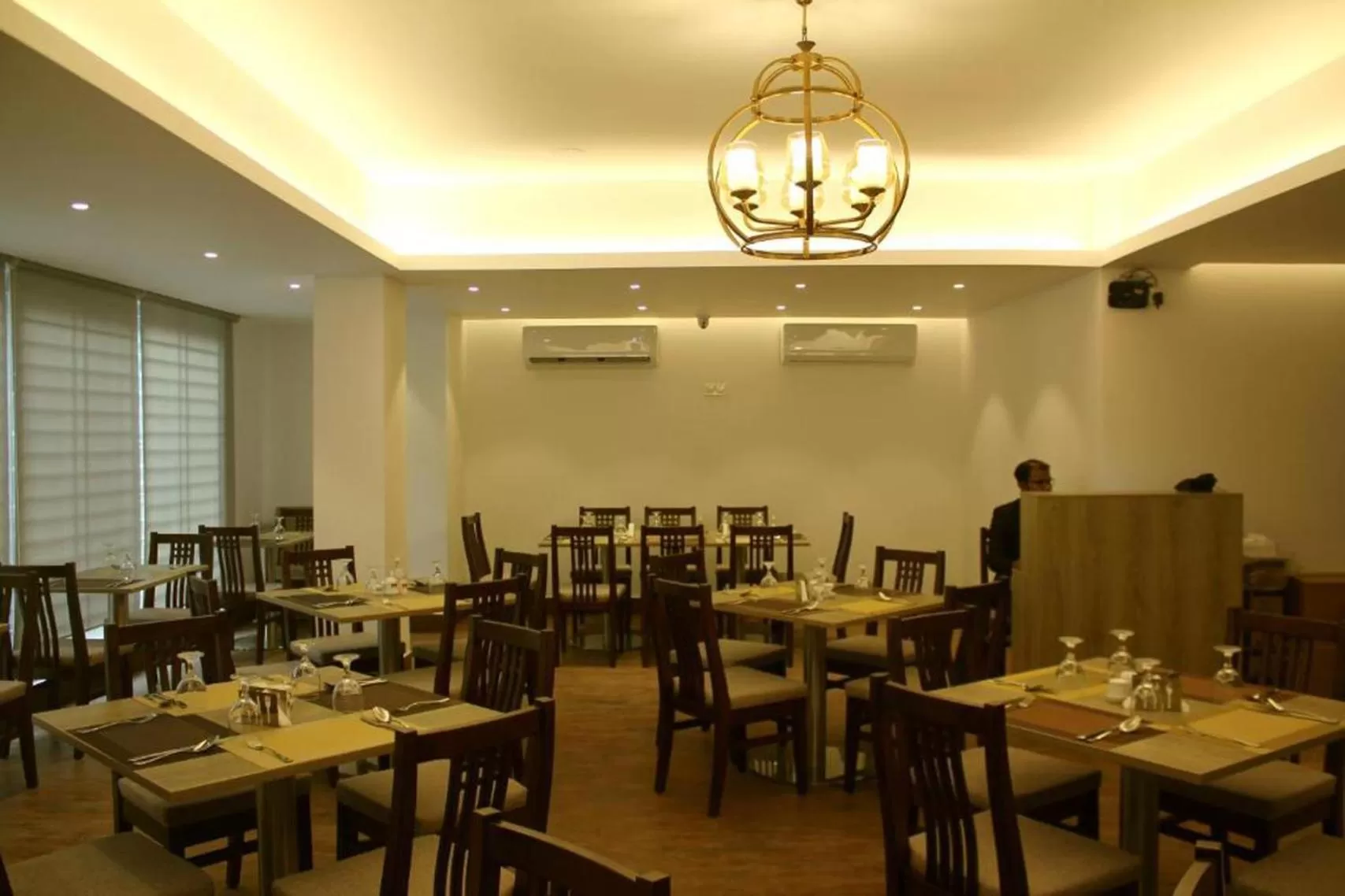 Restaurant/places to eat in Priyo Nibash Stylish Residential Hotel