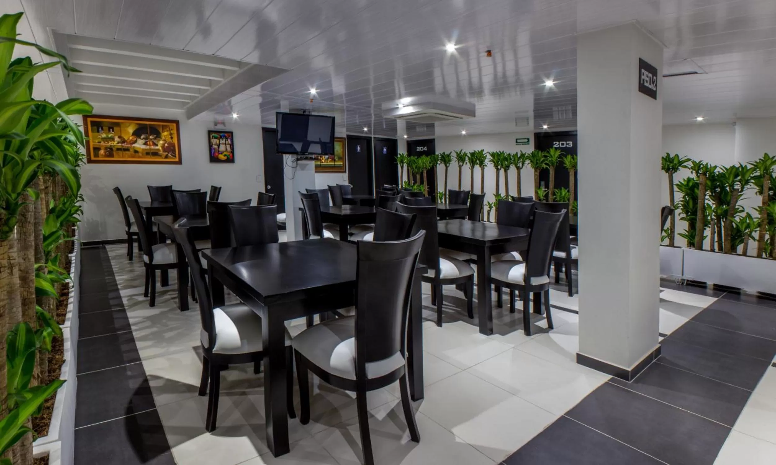 Restaurant/places to eat in Hotel Metropolitano