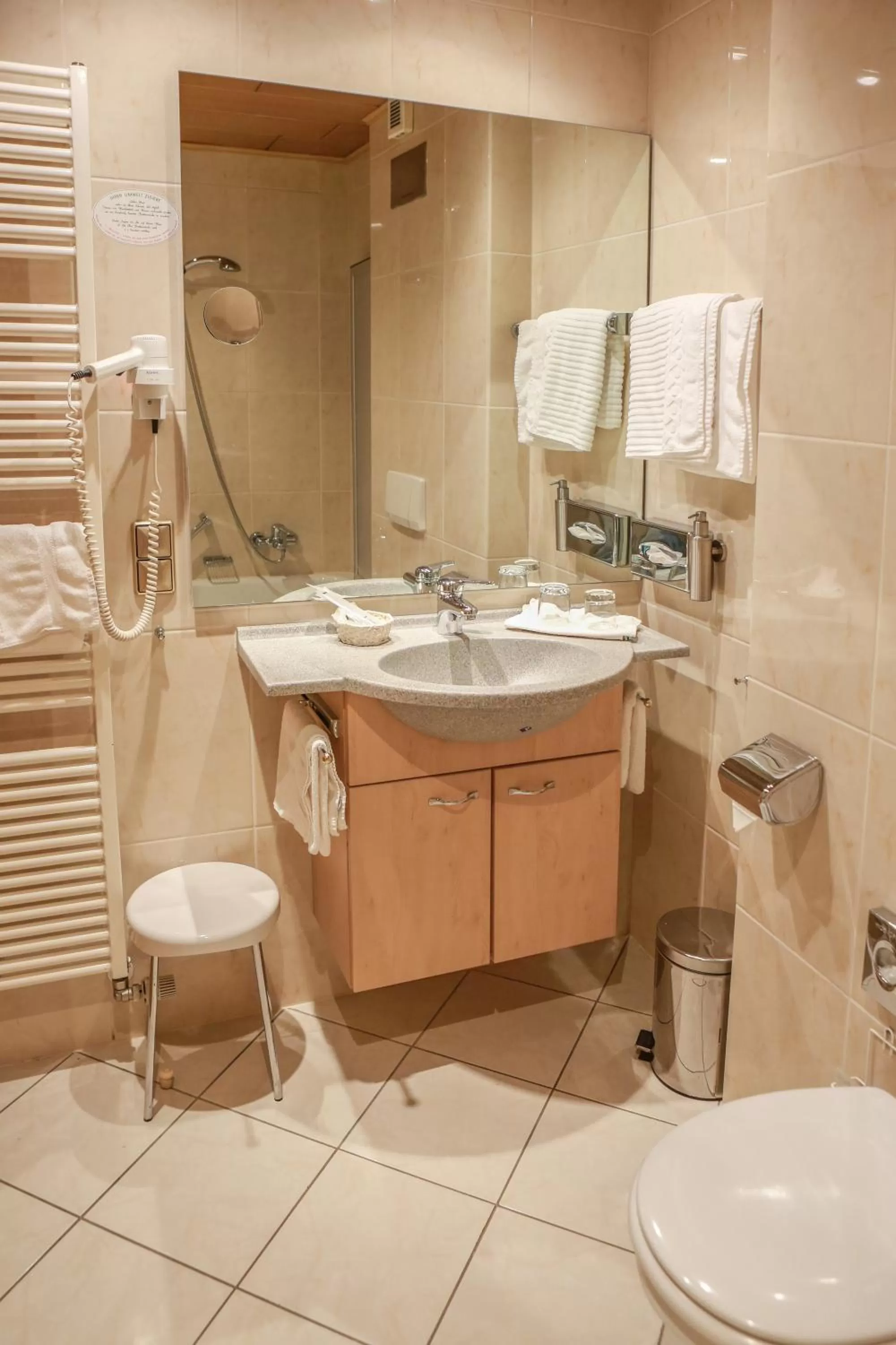 Bathroom in Sporthotel Göbel Garni