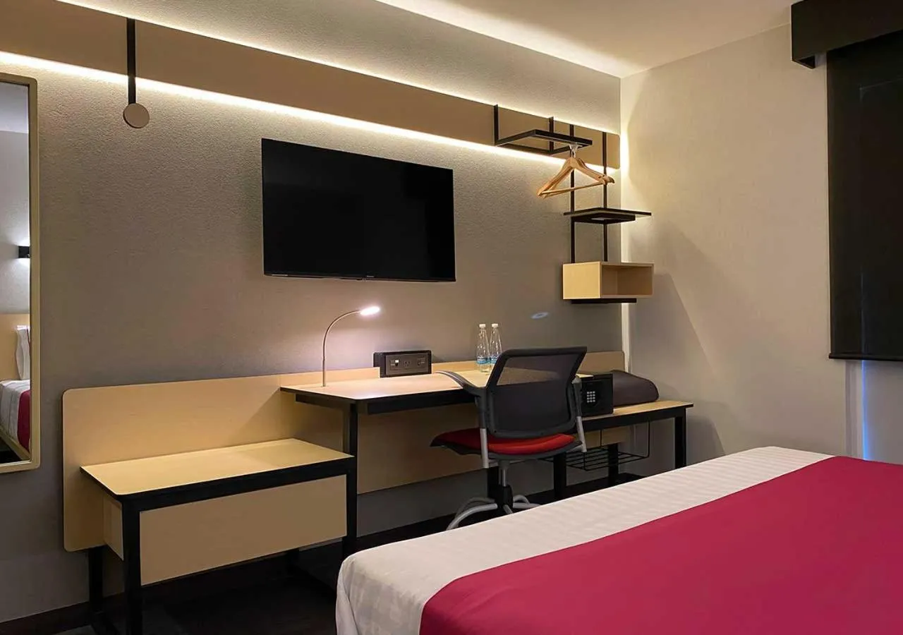 TV and multimedia, Bed in Hotel MX mas cuautitlan Izcalli, Trademark by Wyndham