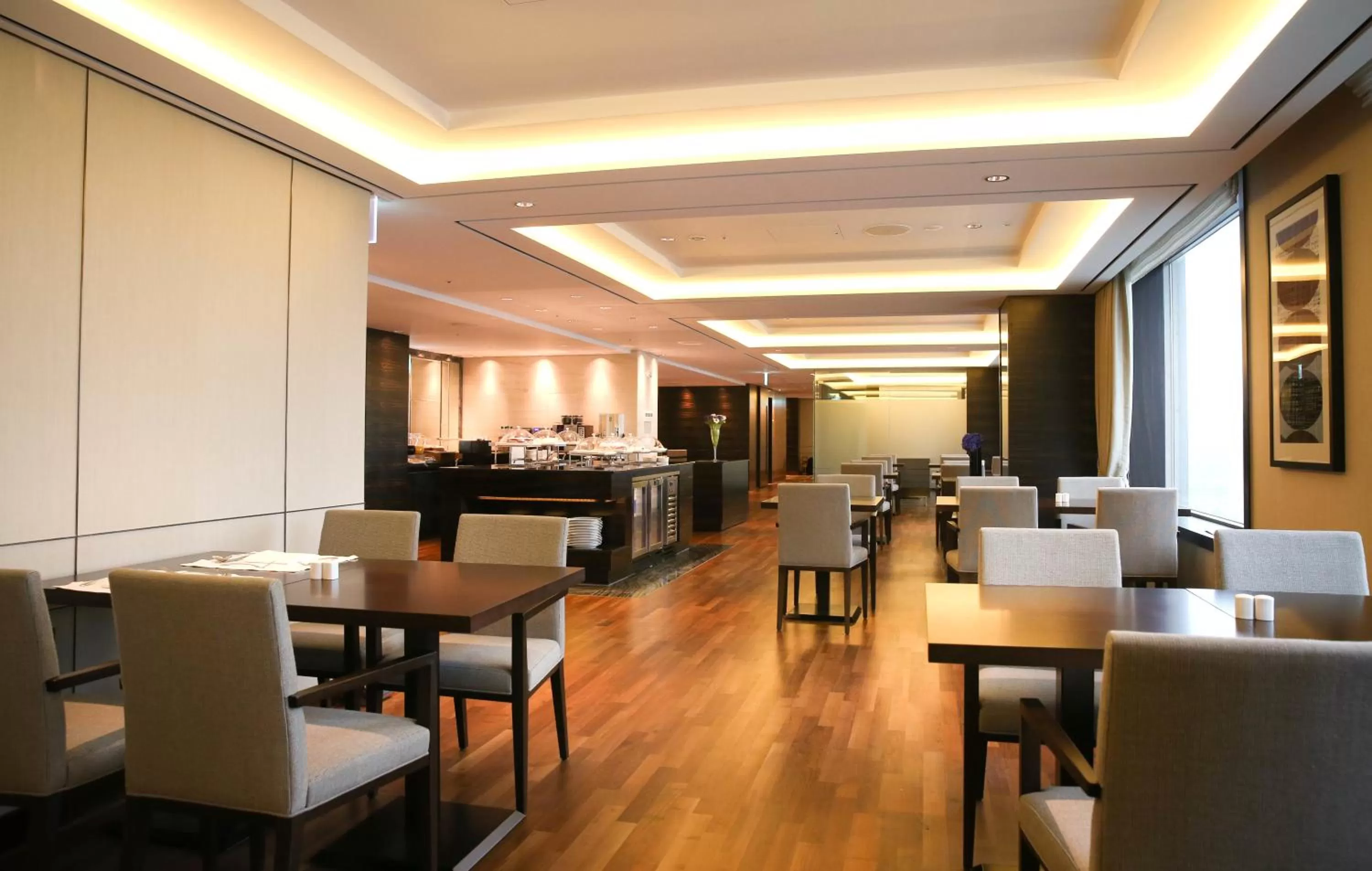 Lounge or bar in Lotte Hotel Ulsan