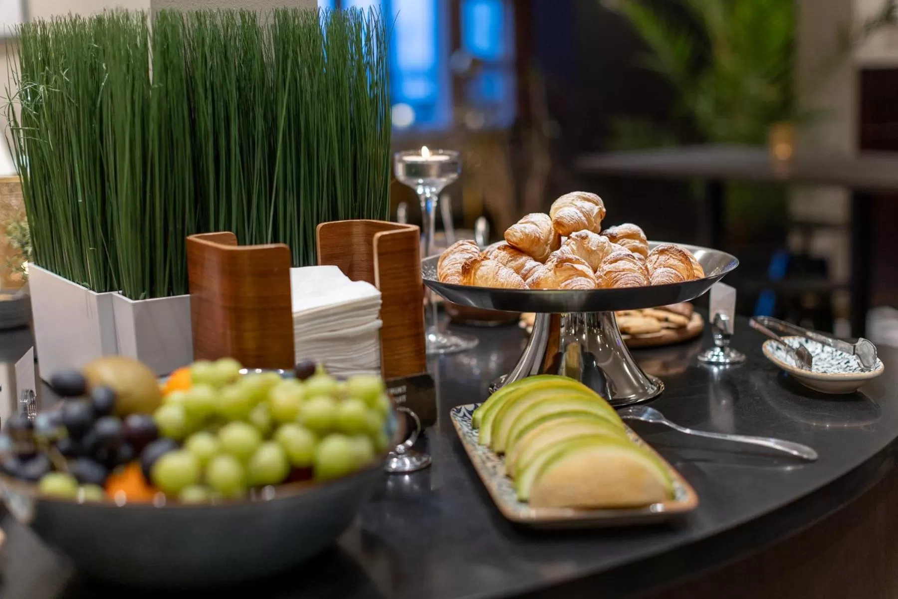 Buffet breakfast in Thon Partner Hotel Dockyard