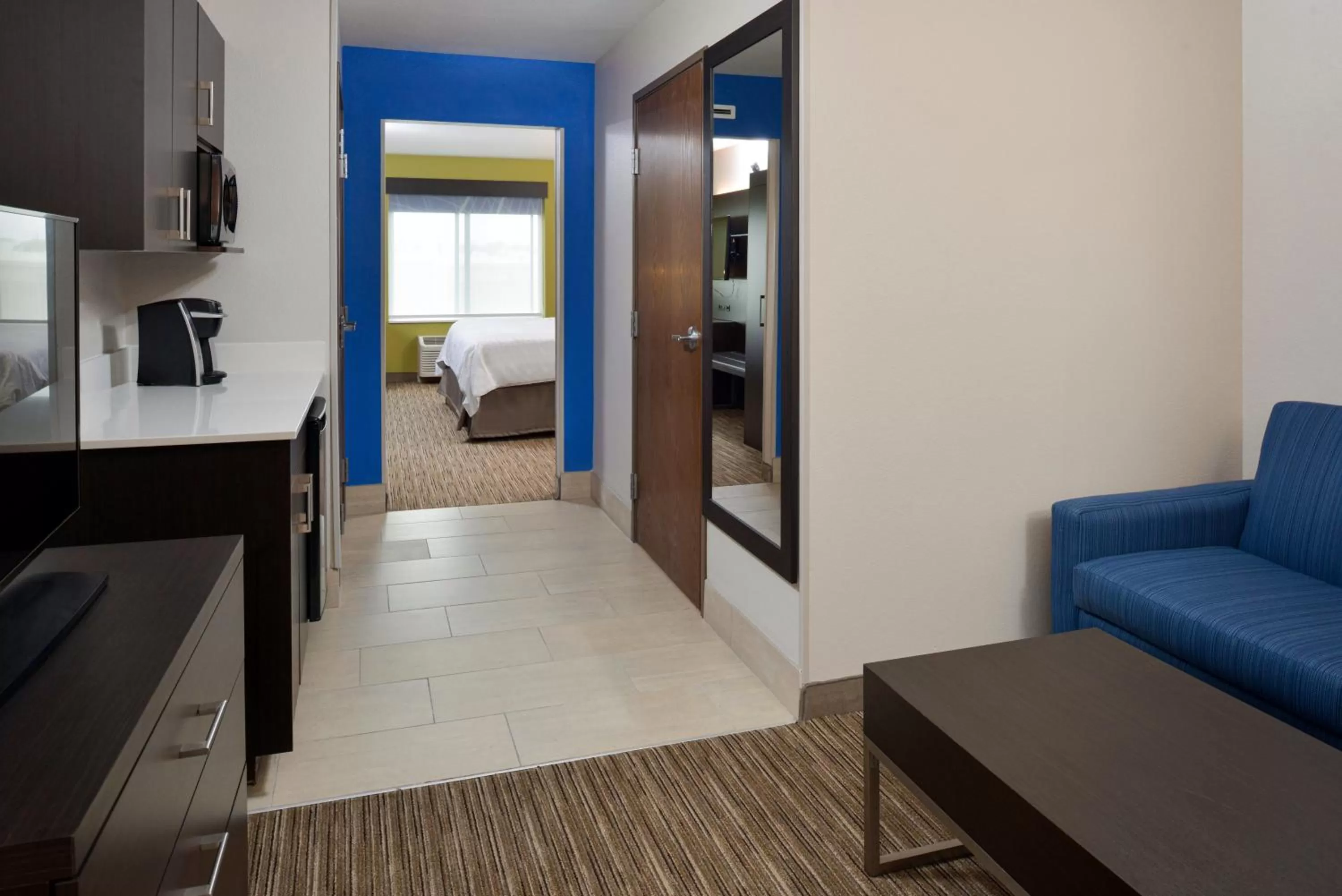 Bedroom, Bed in Holiday Inn Express & Suites Pueblo by IHG