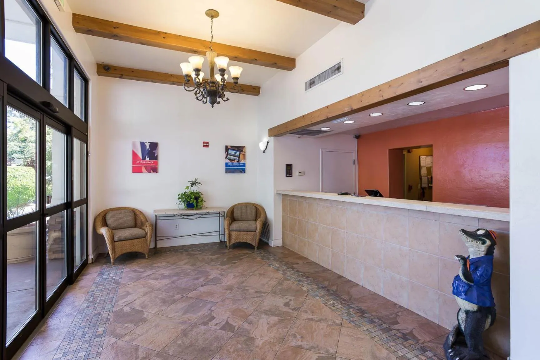 Facade/entrance in Studio 6 Gainesville, Fl