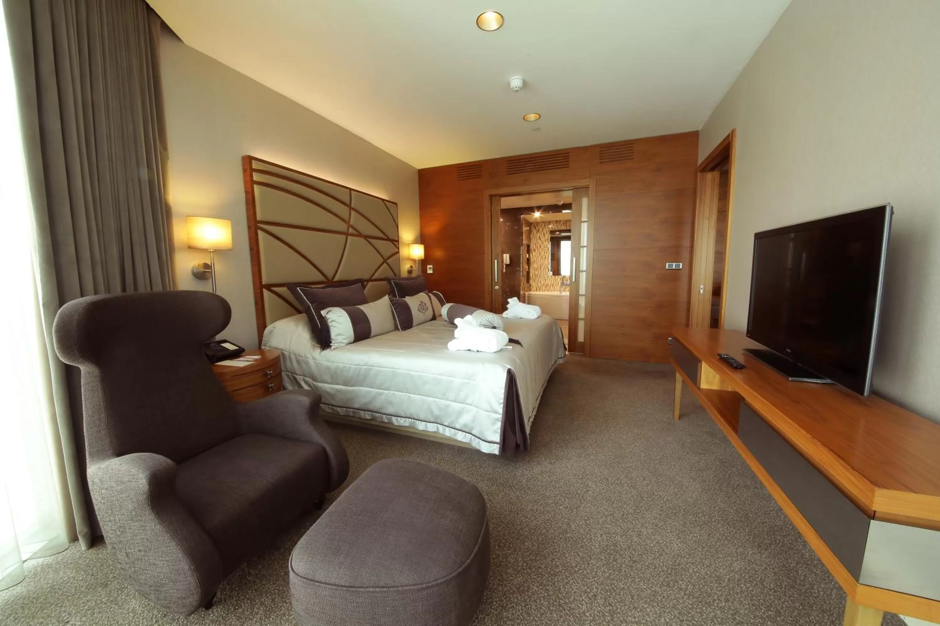 TV and multimedia, Bed in Cevahir Hotel Istanbul Asia