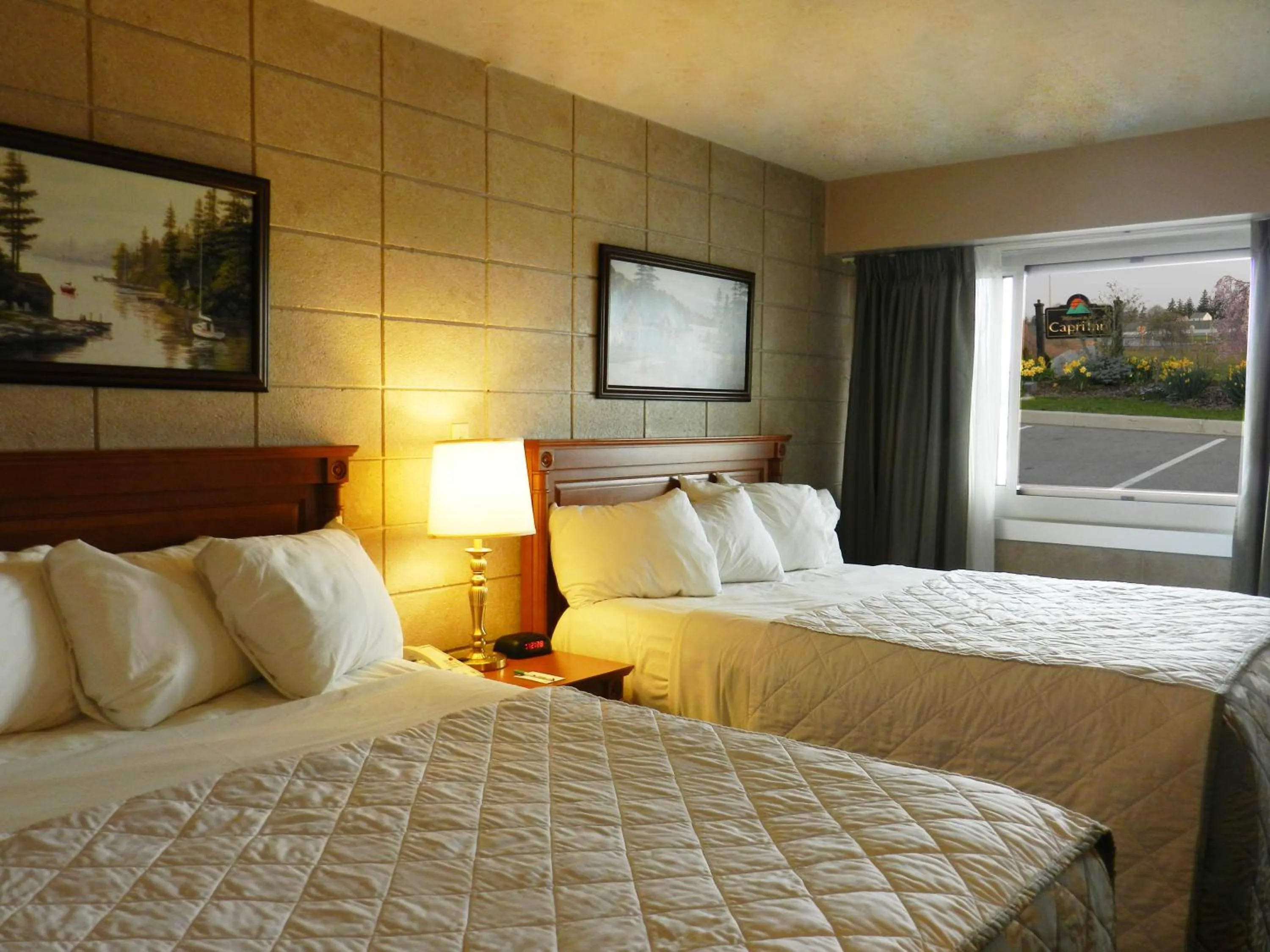 Queen Room with Two Queen Beds - Non-Smoking in Capri Inn