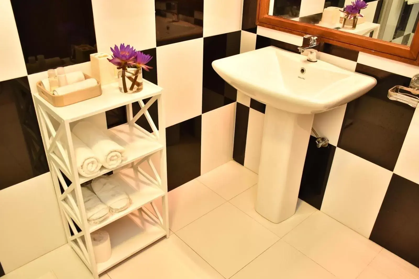 Deluxe Double Room in BeachMirissa Hotel Deluxe Double Room in BeachMirissa Hotel