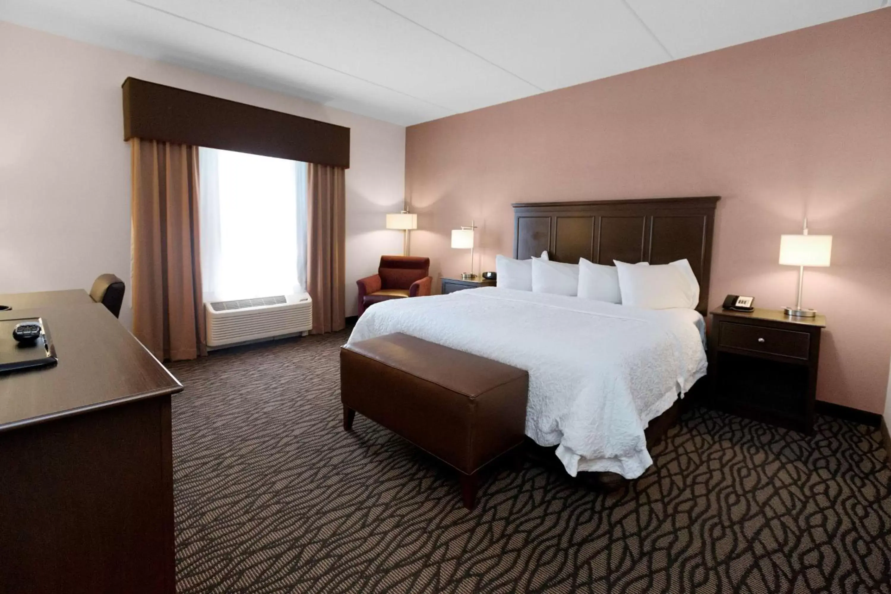 King Room with Sofa Bed - Non-Smoking in Hampton Inn Butler King Room with Sofa Bed - Non-Smoking in Hampton Inn Butler