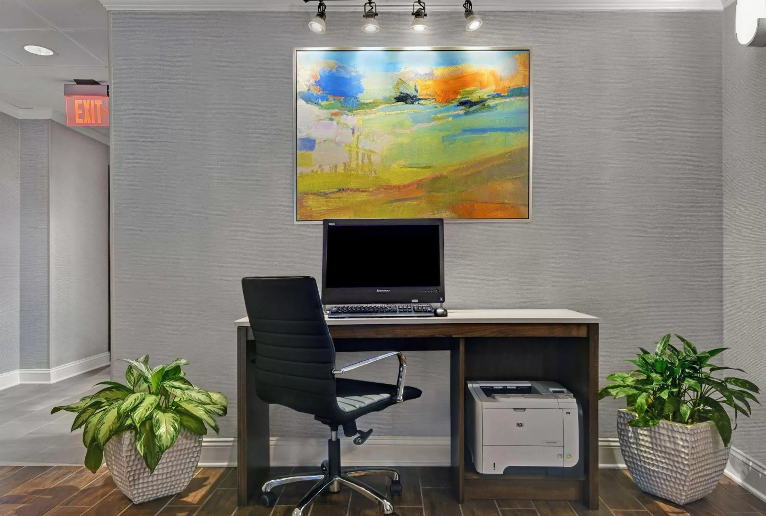 Business facilities in Hampton Inn Patriots Point