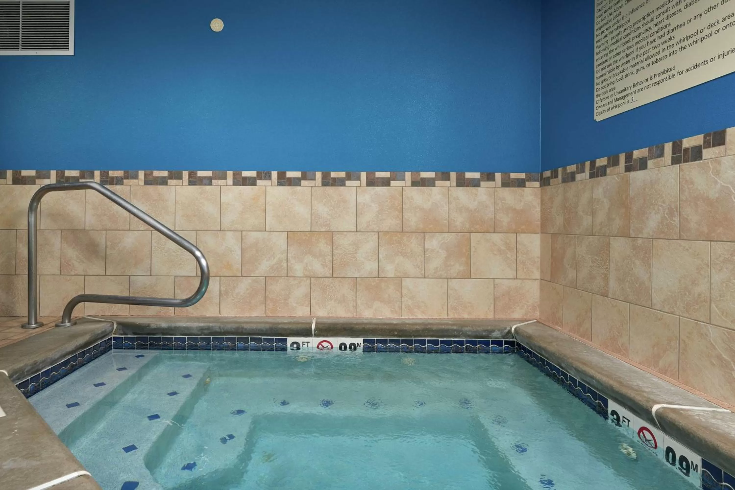 Hot Tub in Hampton Inn Helena