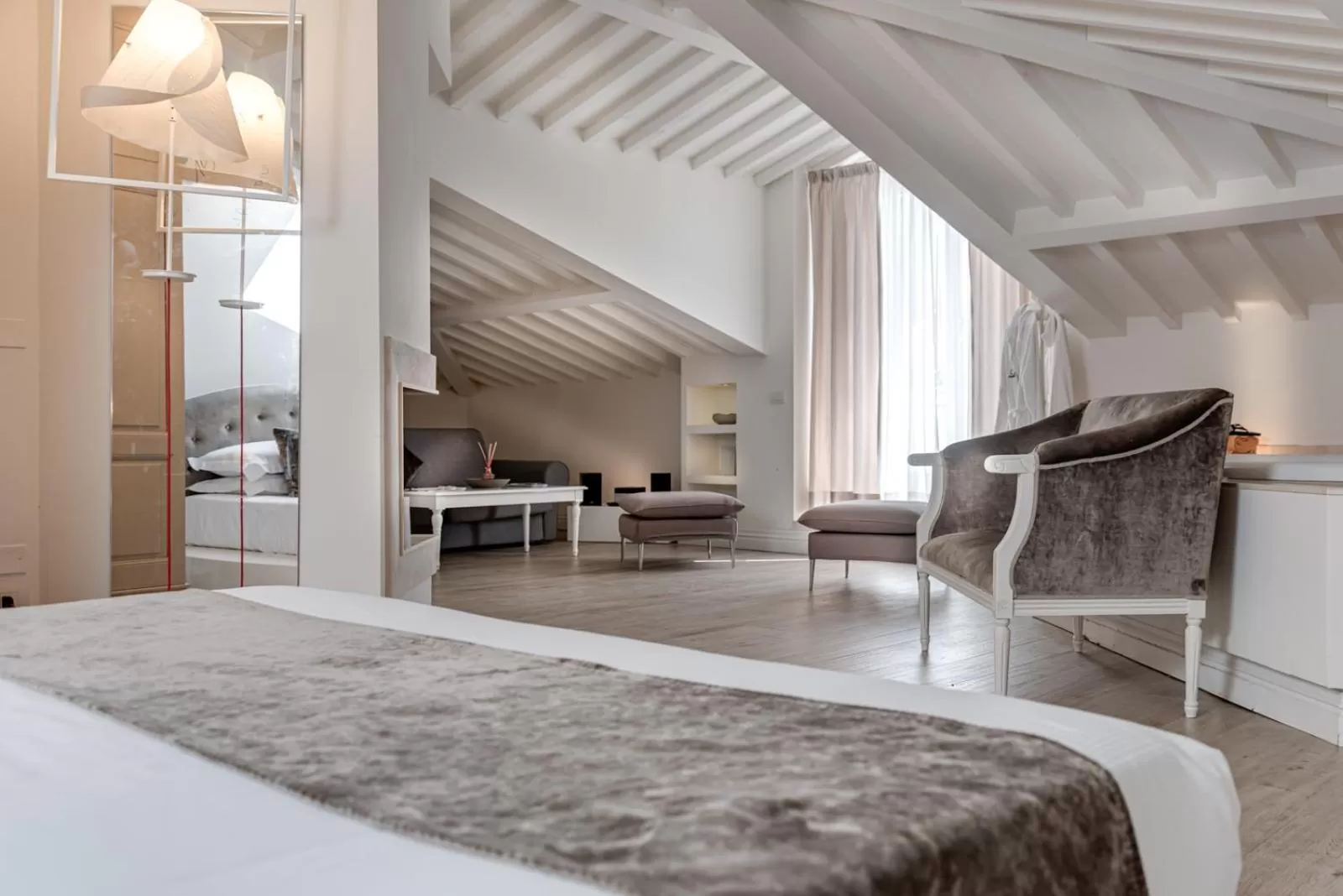 Photo of the whole room, Bed in VILLA LIBERTY Boutique Hotel - Borgo Capitano Collection