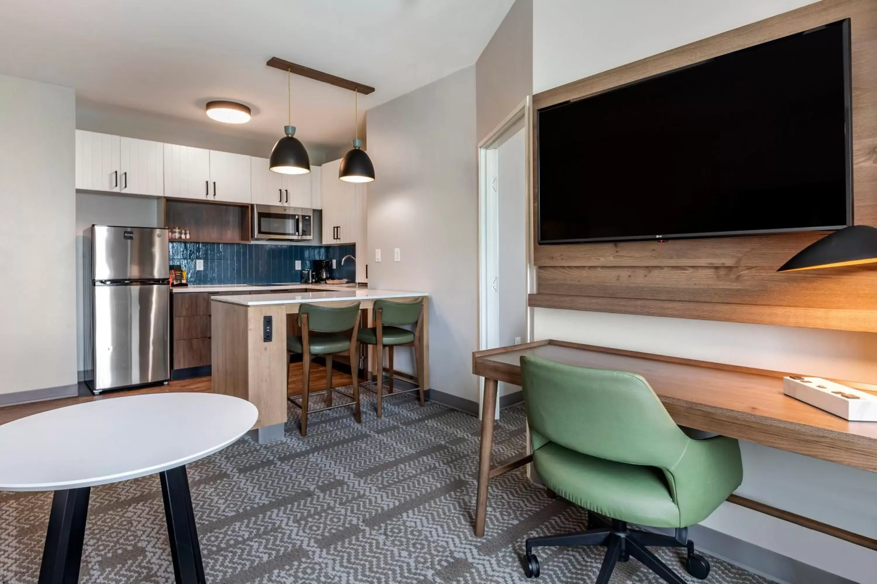 One-Bedroom Queen Suite in Staybridge Suites Grand Prairie Near Epic Central by IHG One-Bedroom Queen Suite in Staybridge Suites Grand Prairie Near Epic Central by IHG