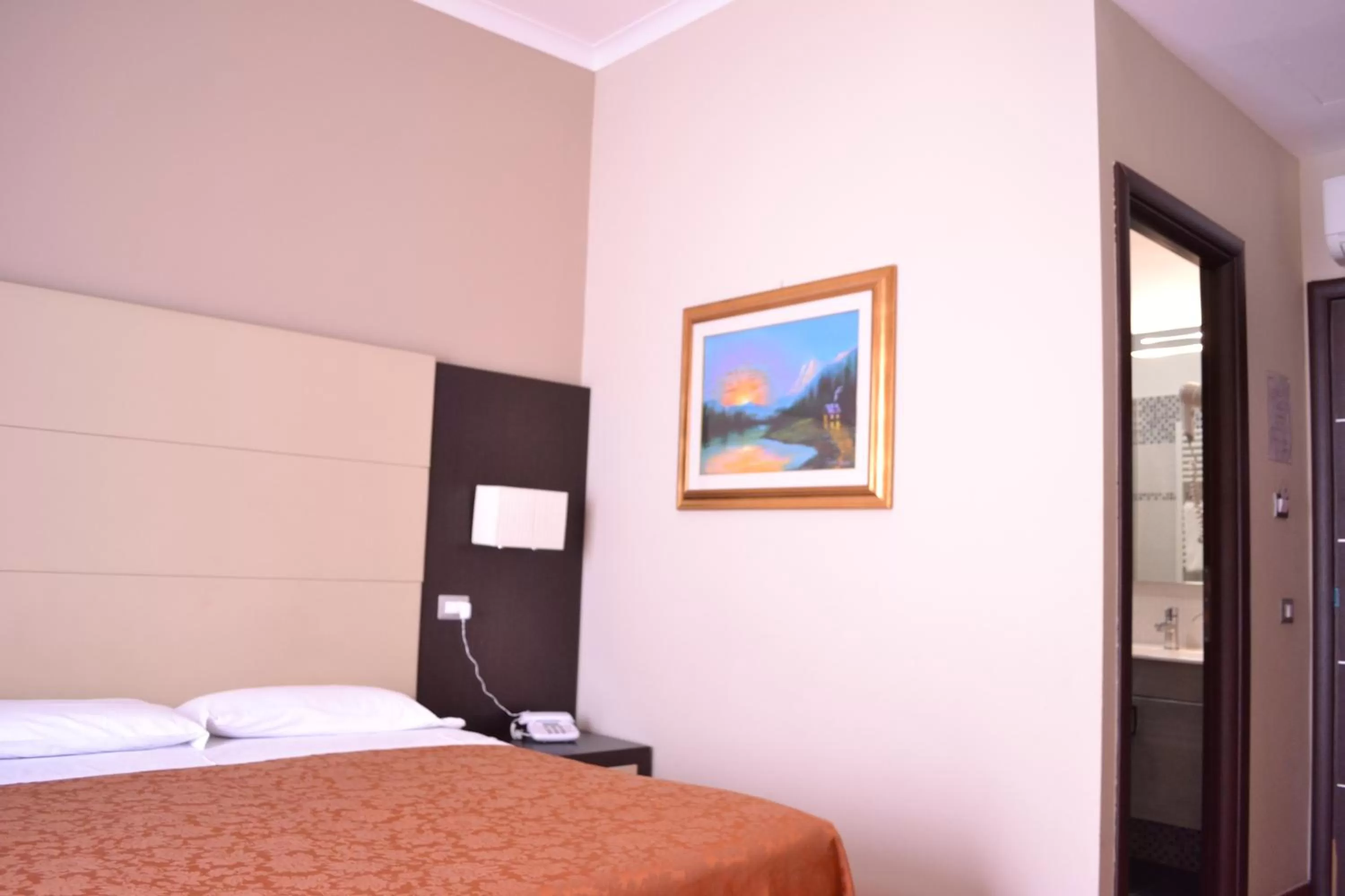 Photo of the whole room, Bed in Hotel Nautilus