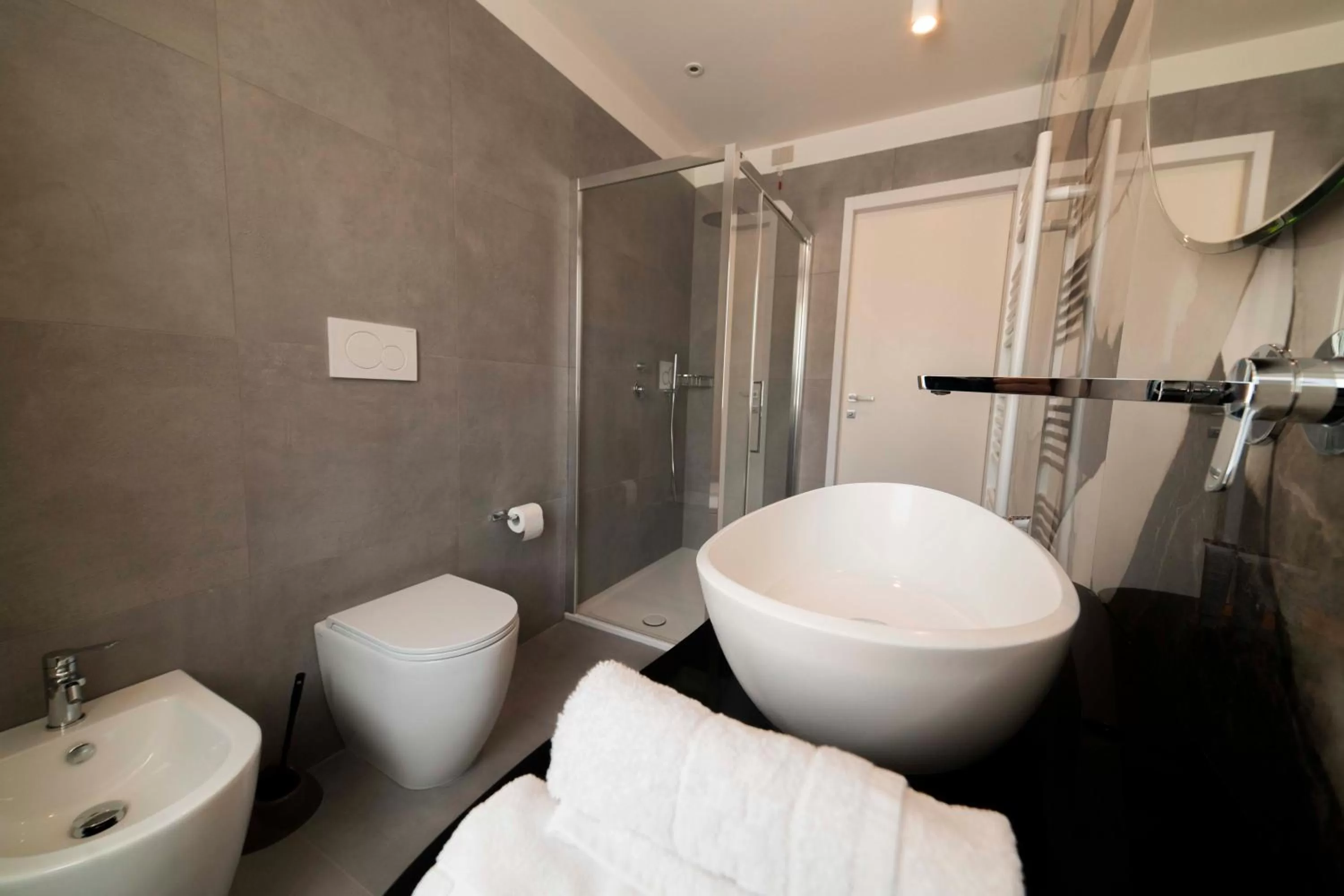 Bathroom in Palazzo Franceschini