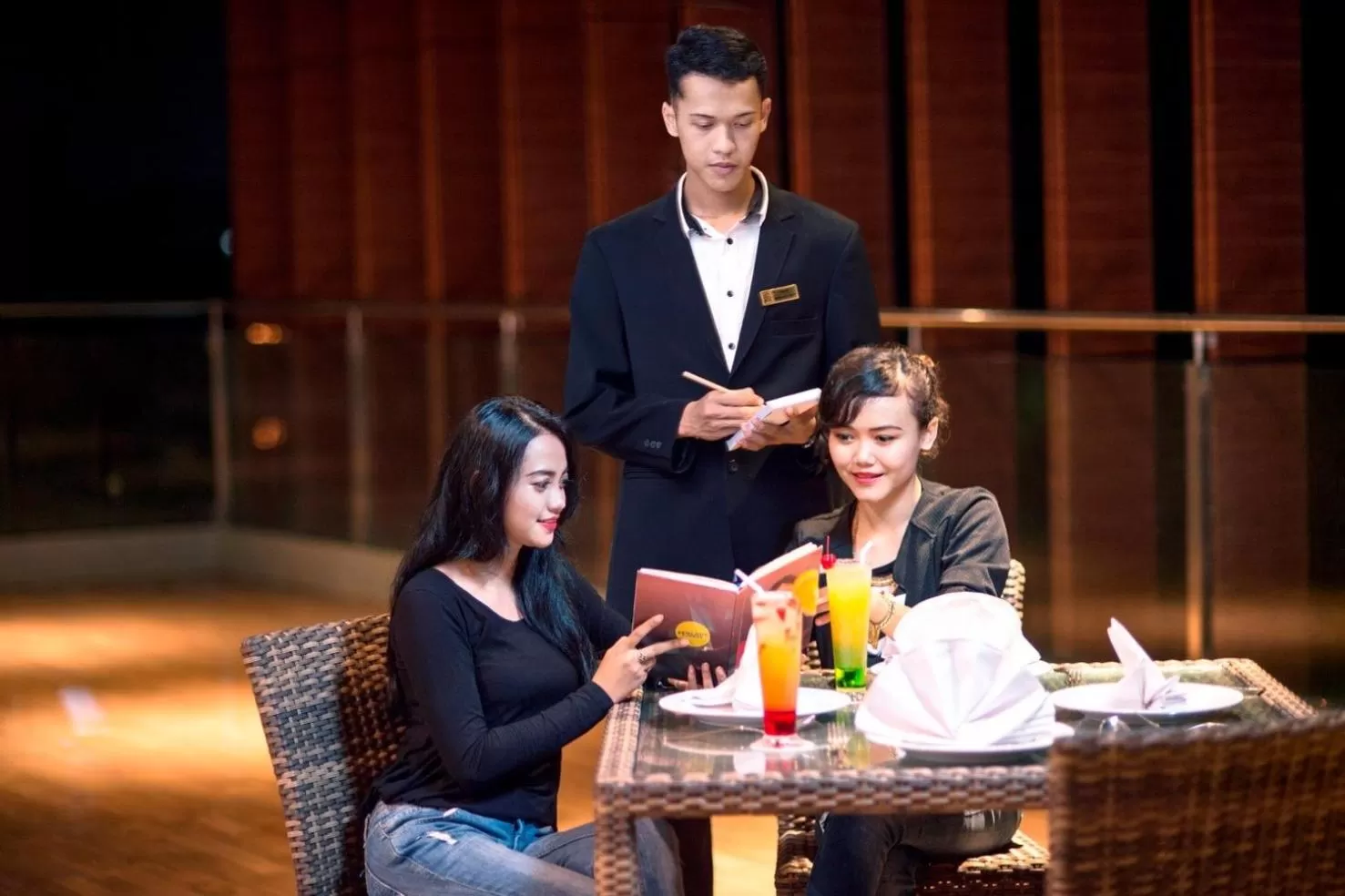 Restaurant/places to eat in The New Atrium Hotel Yogyakarta