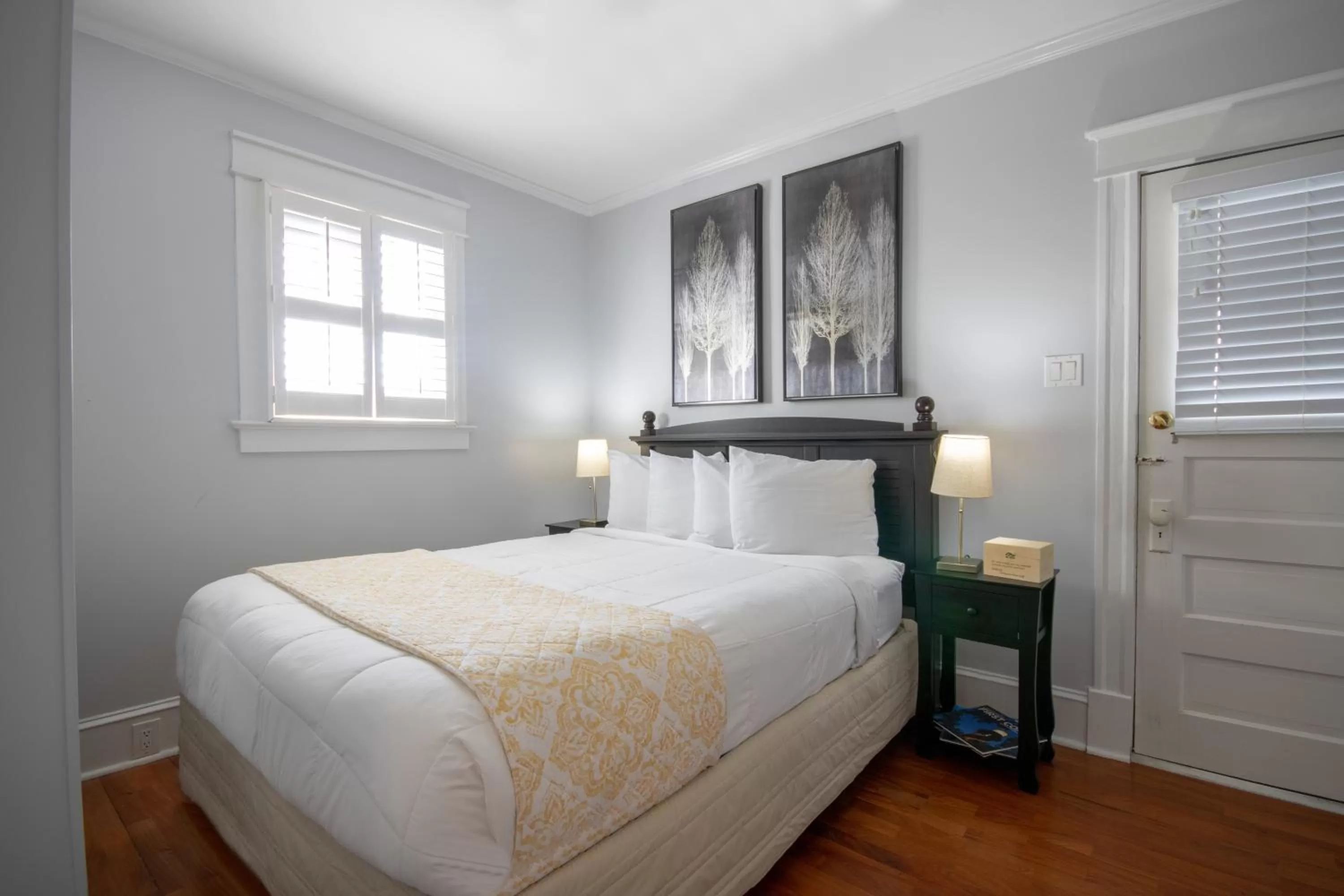 Bed in Hemingway House Bed and Breakfast