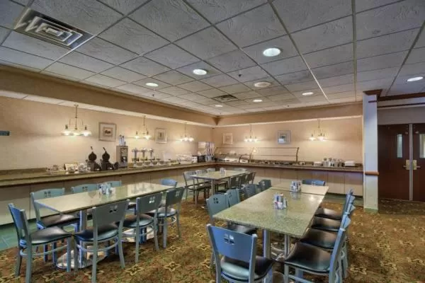 Breakfast in Medallion Inn and Suites